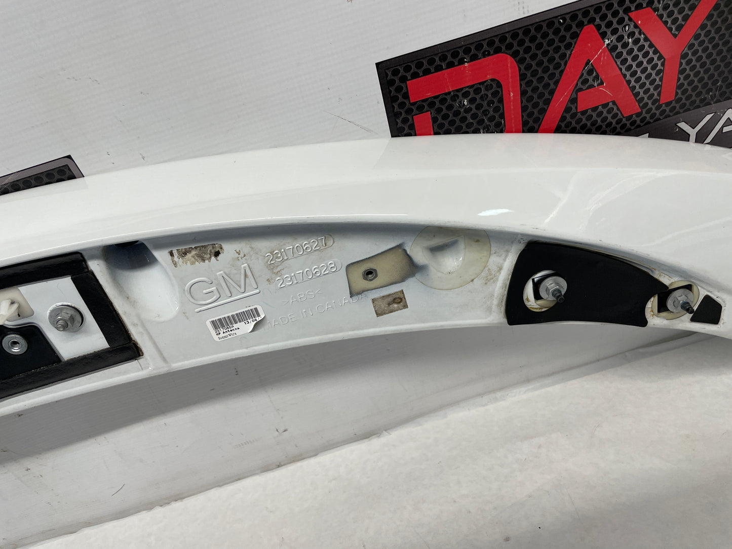 2014 Chevy Camaro ZL1 Convertible Trunk Deck Lid Spoiler Wing White OEM