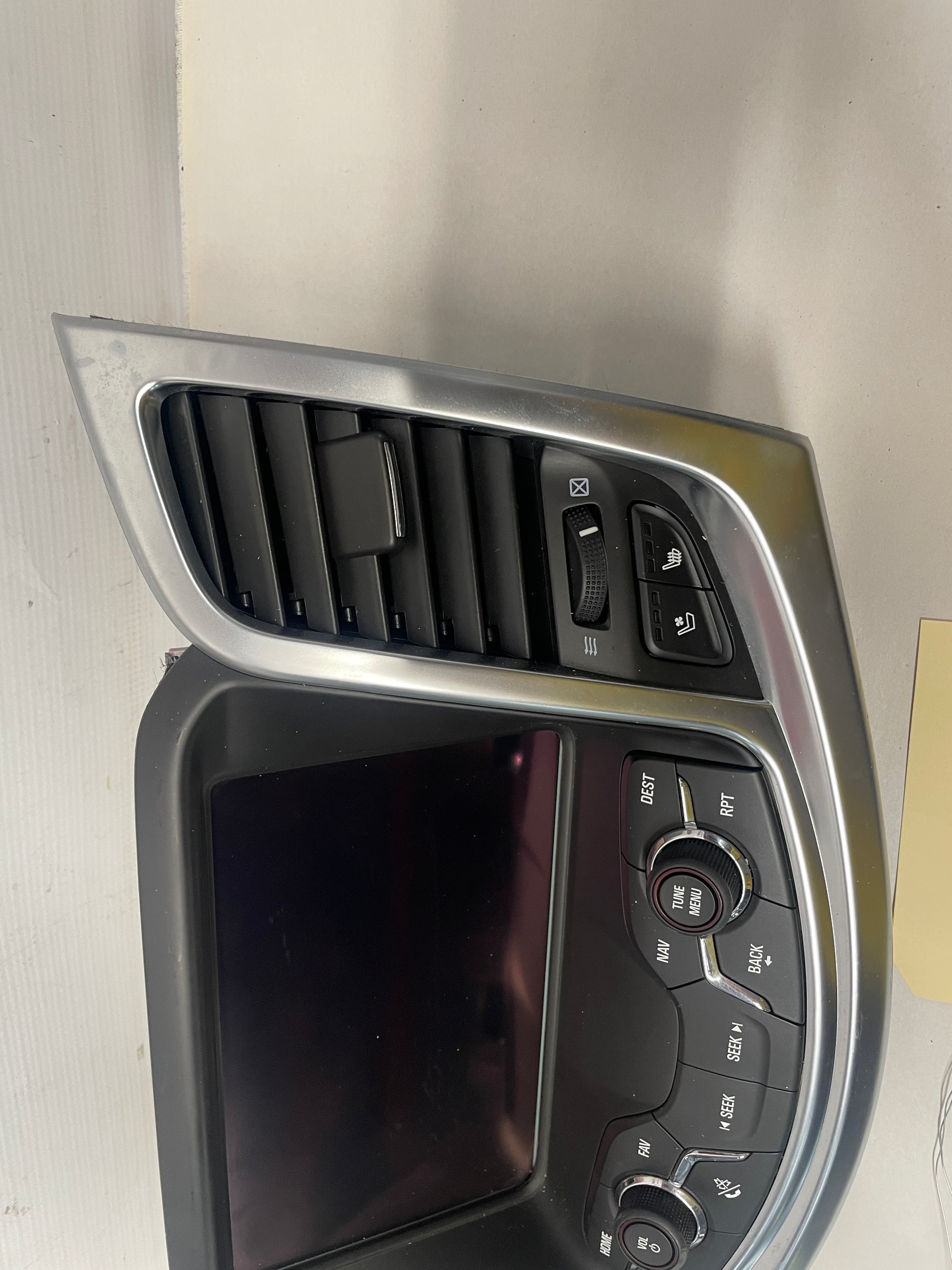 2017 Chevy SS Sedan Navigation Display Radio/ CD Player Face Plate Screen OEM - Day's Parts Yard