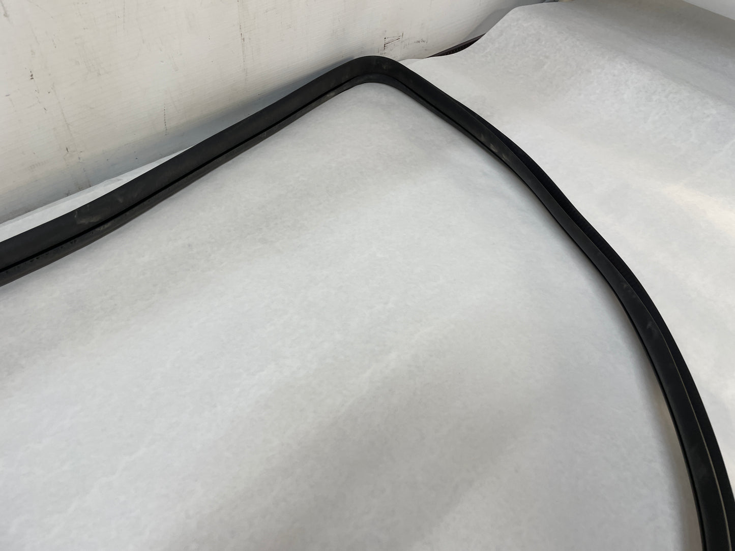 2010 Cadillac CTS-V Sedan RH Passenger Front Door Weather Strip Rubber Seal OEM