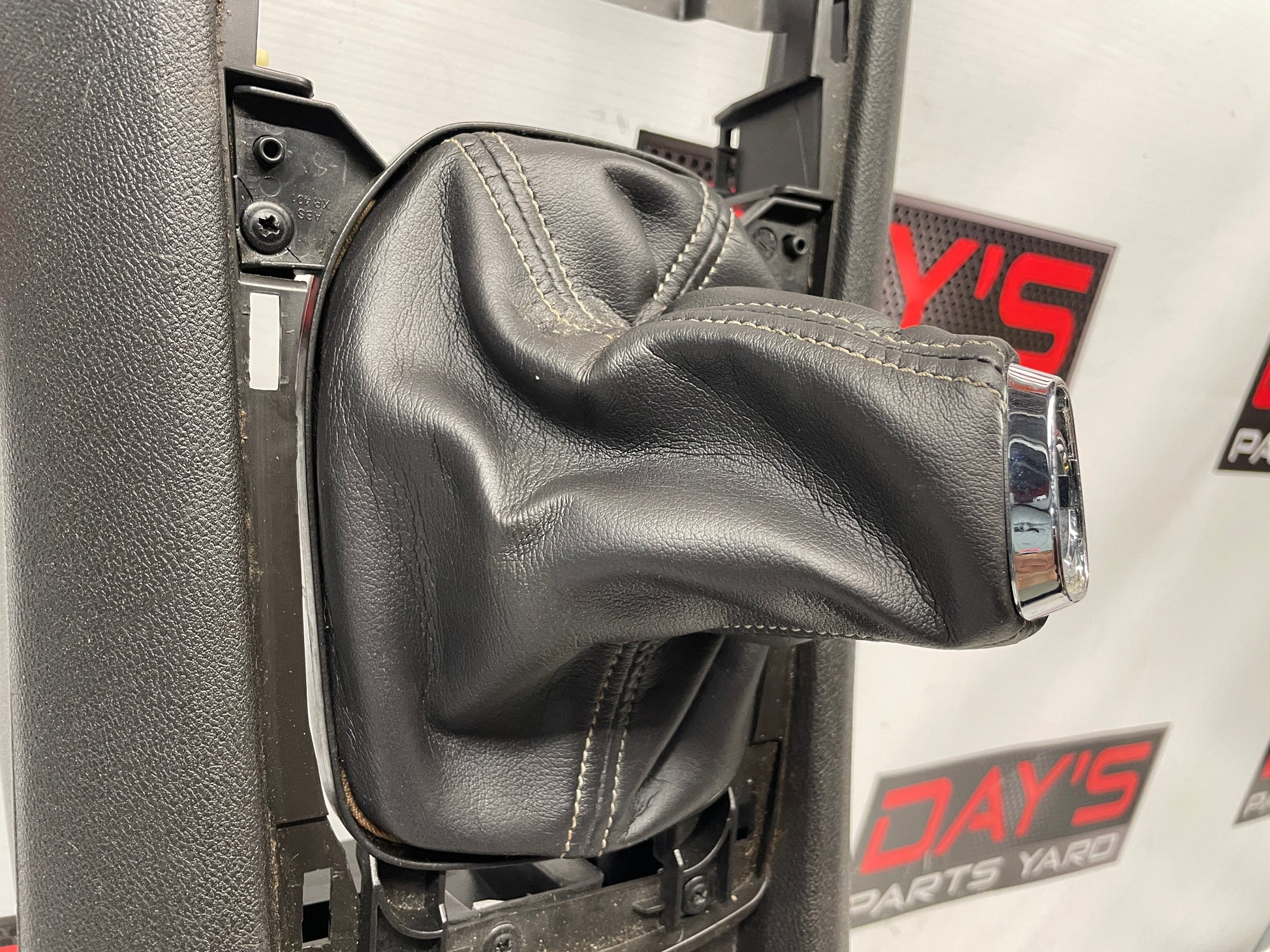 2012 Chevy Camaro SS Center Console Armrest w/ Side Trims Panels OEM - Day's Parts Yard