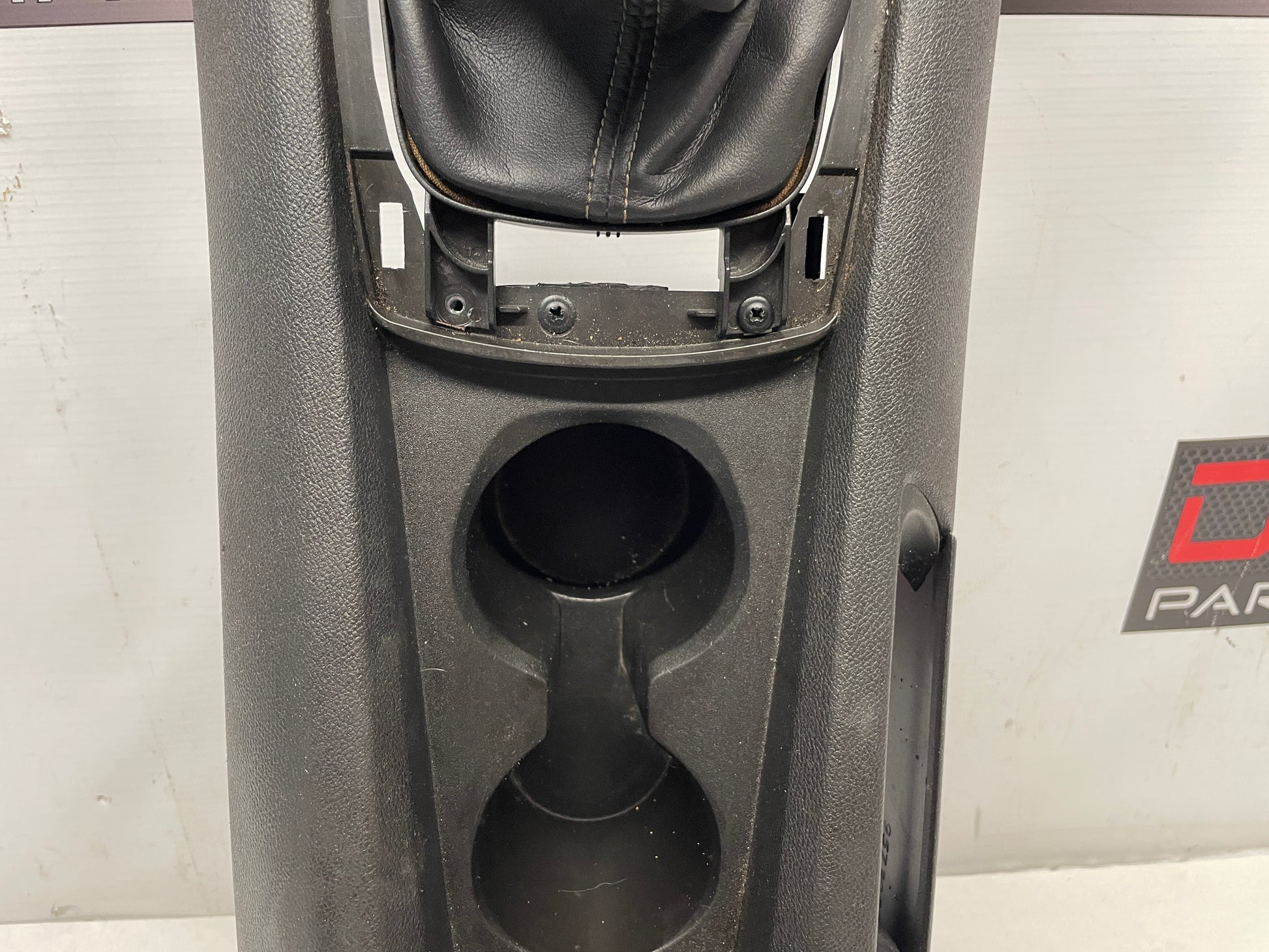 2012 Chevy Camaro SS Center Console Armrest w/ Side Trims Panels OEM - Day's Parts Yard