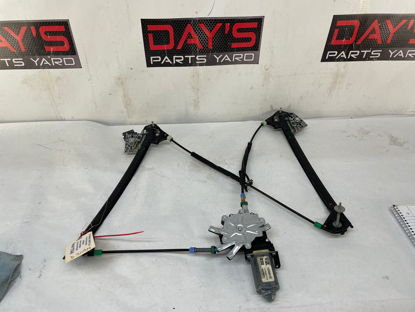 2004 Chevy C5 Corvette Z06 RH Passenger Window Regulator w/ Motor OEM - Day's Parts Yard