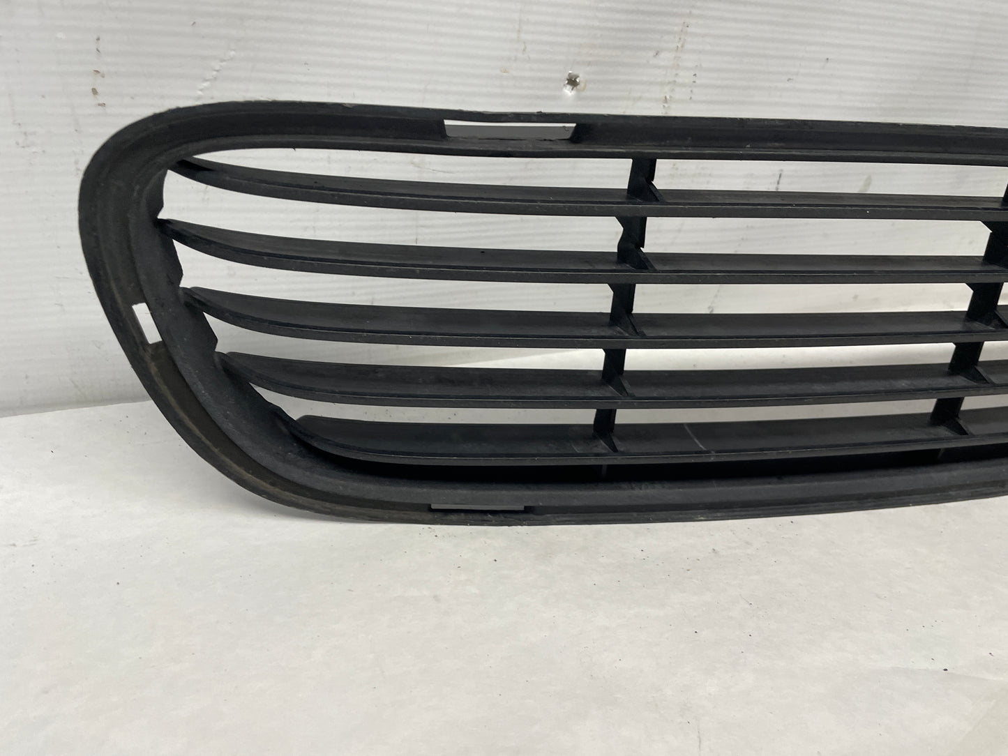 2004 Pontiac GTO Front Lower Grille OEM - Day's Parts Yard