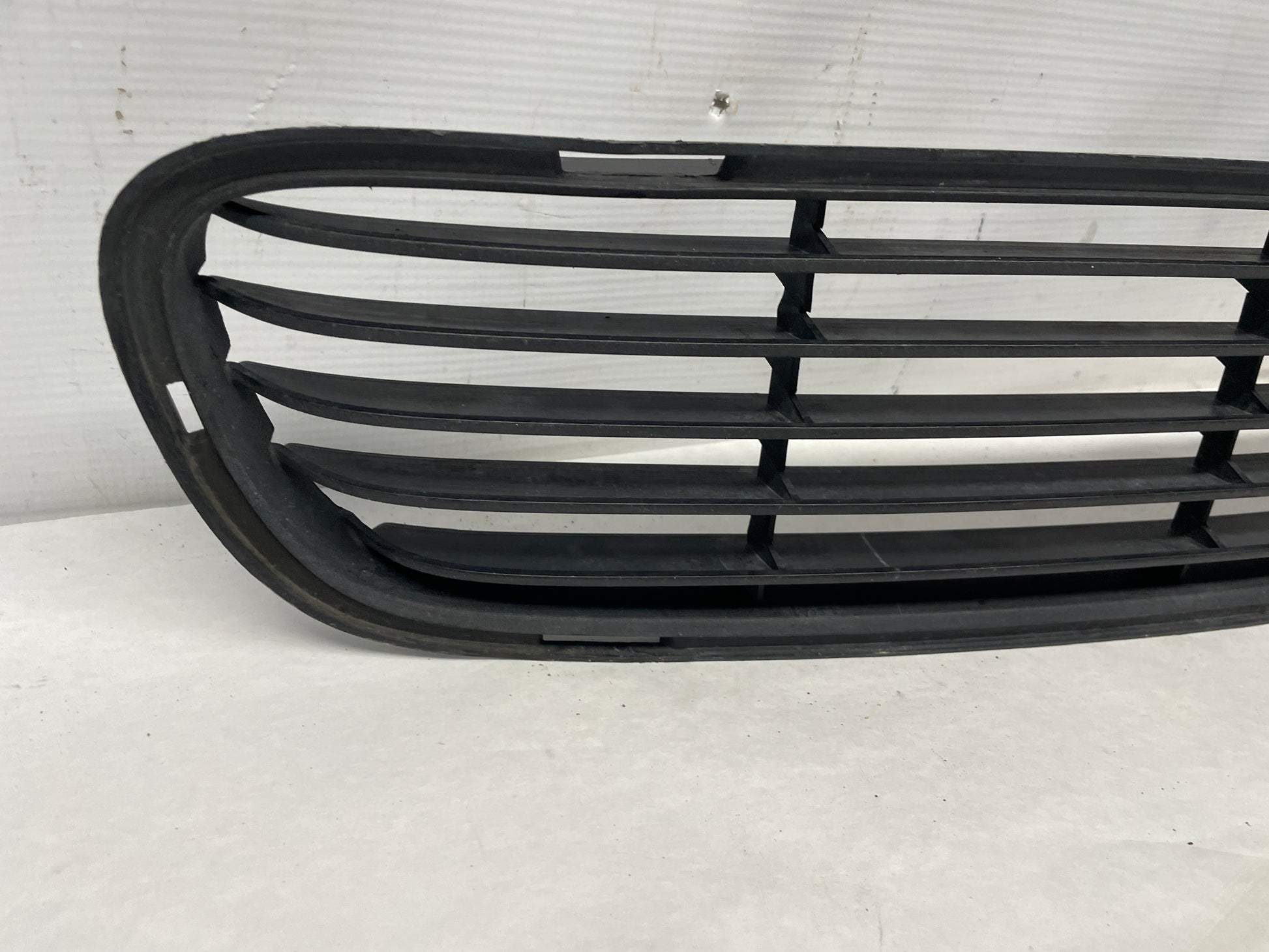 2004 Pontiac GTO Front Lower Grille OEM - Day's Parts Yard