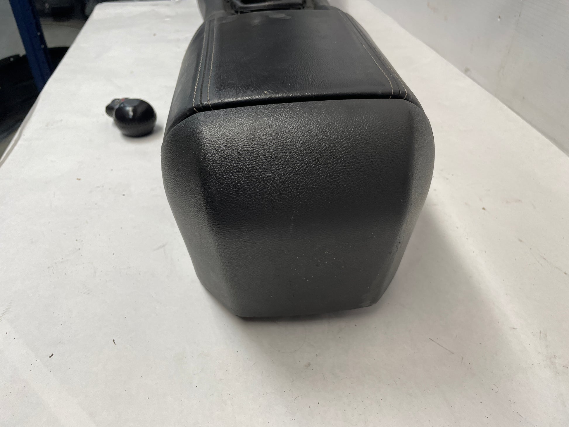 2012 Chevy Camaro SS Center Console Armrest w/ Side Trims Panels OEM - Day's Parts Yard