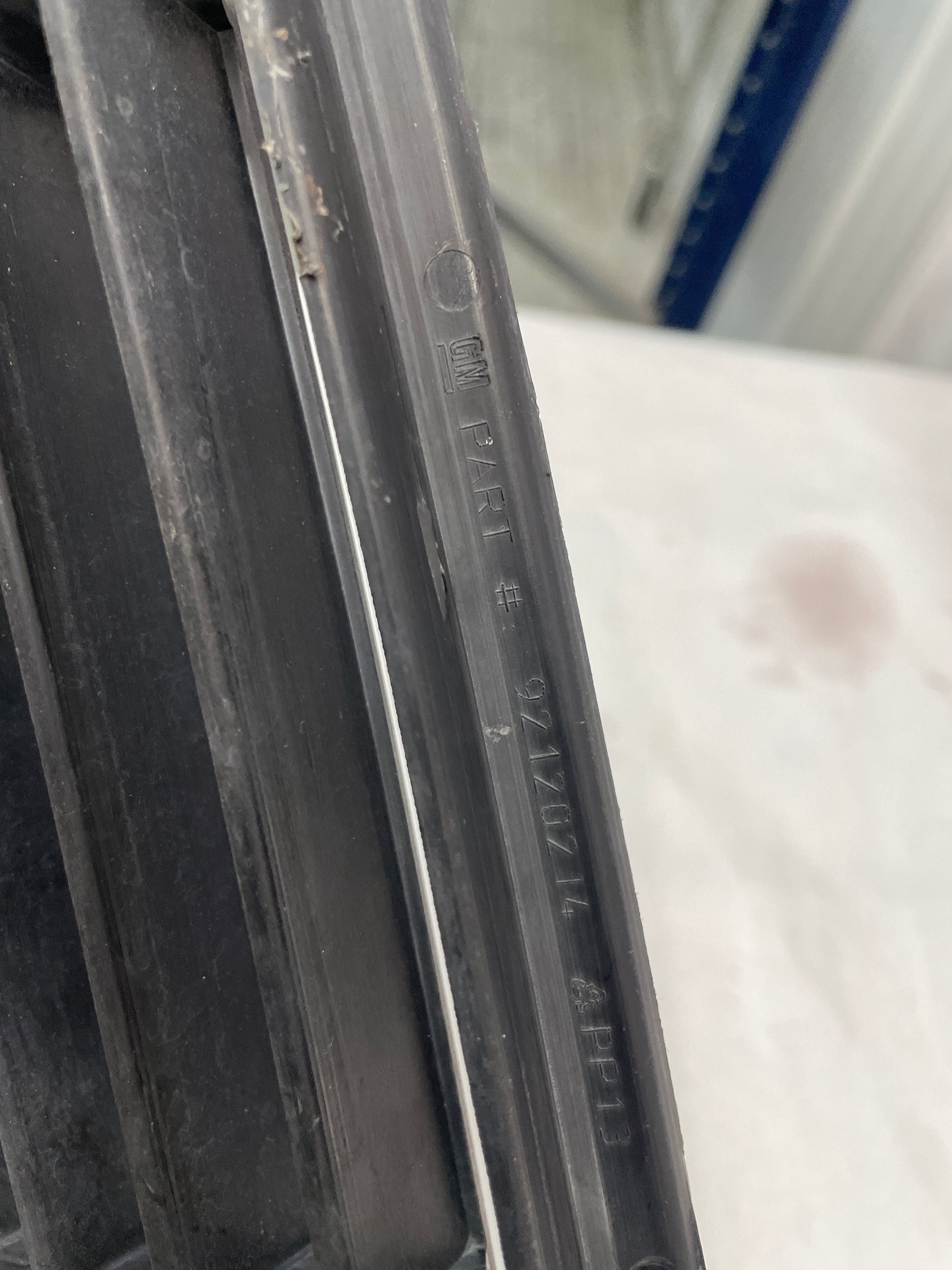 2004 Pontiac GTO Front Lower Grille OEM - Day's Parts Yard