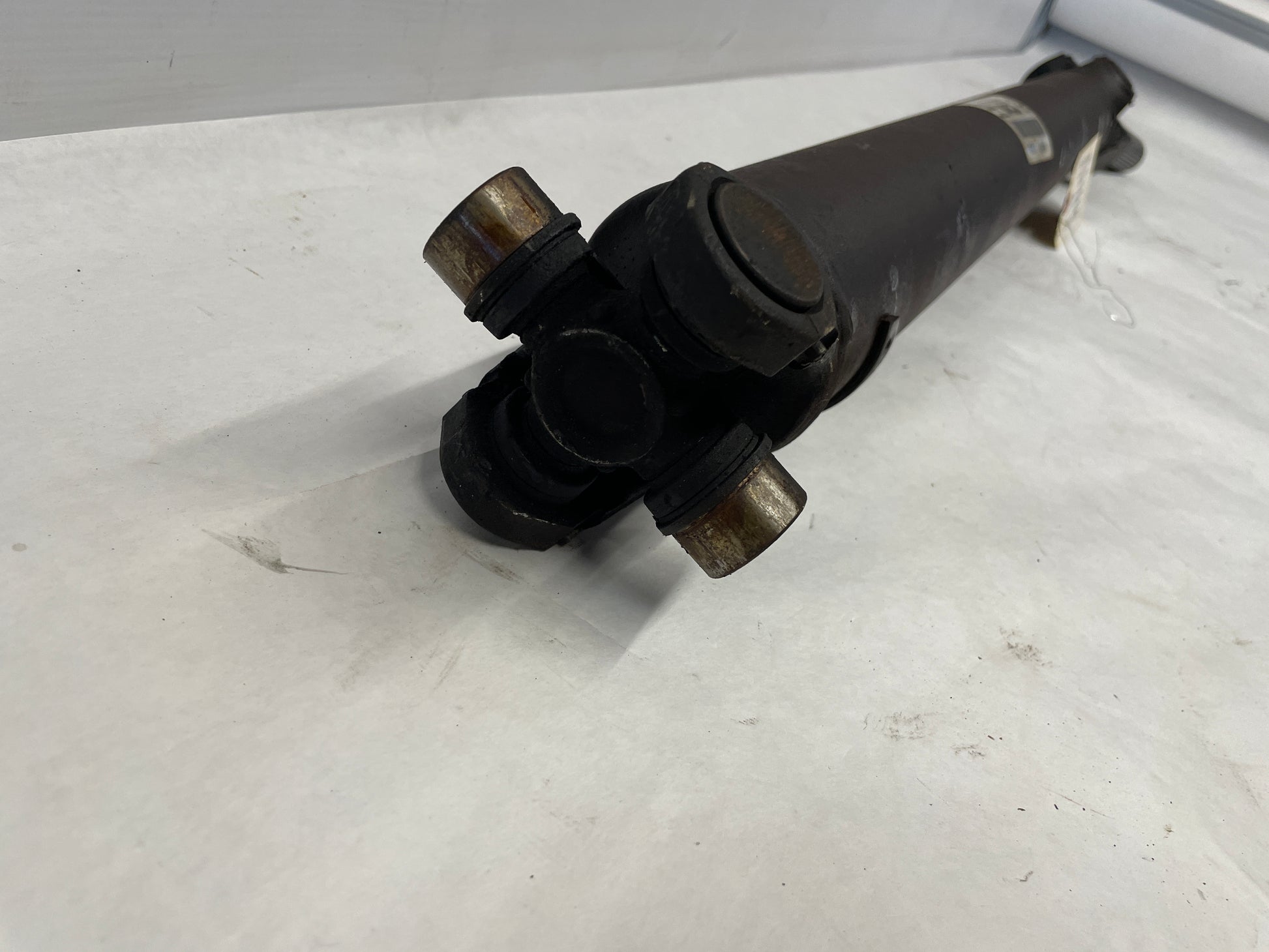 2003 Chevy Suburban Front Drive Prop Shaft Driveshaft OEM - Day's Parts Yard