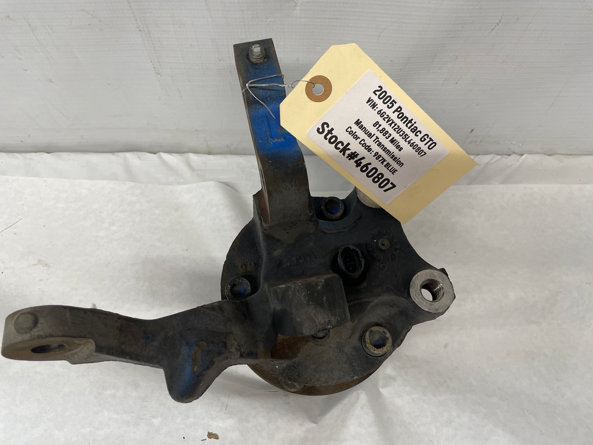 2005 Pontiac GTO LH Driver Front Suspension Spindle Hub Knuckle Assembly OEM - Day's Parts Yard