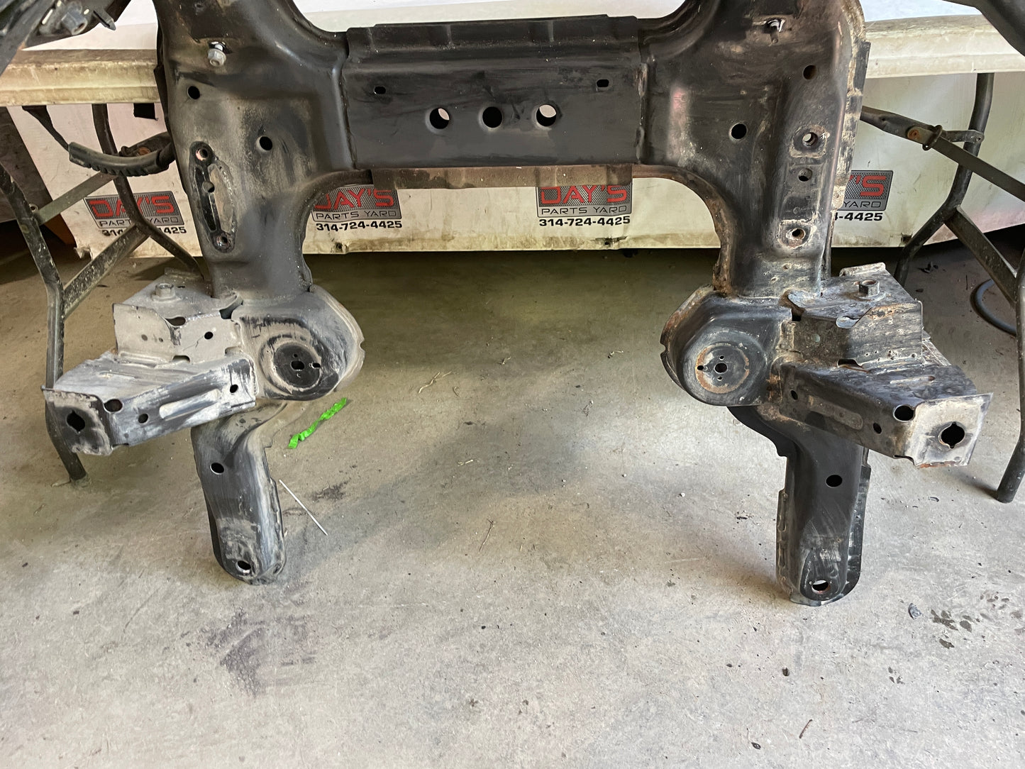2009 Pontiac G8 Front Cradle Cross K Member Sub Frame OEM