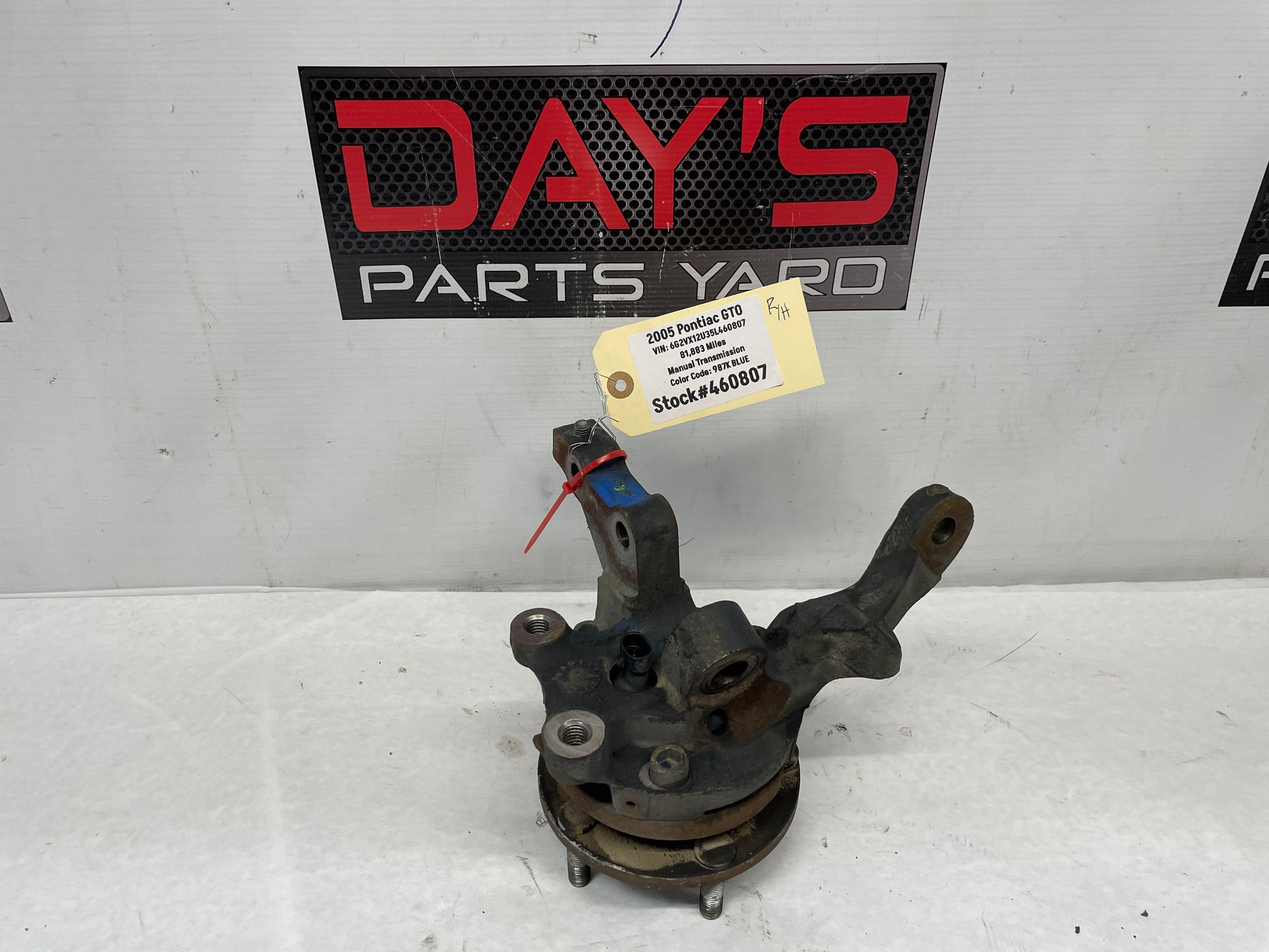 2005 Pontiac GTO RH Passenger Front Suspension Spindle Hub Knuckle Assembly OEM - Day's Parts Yard