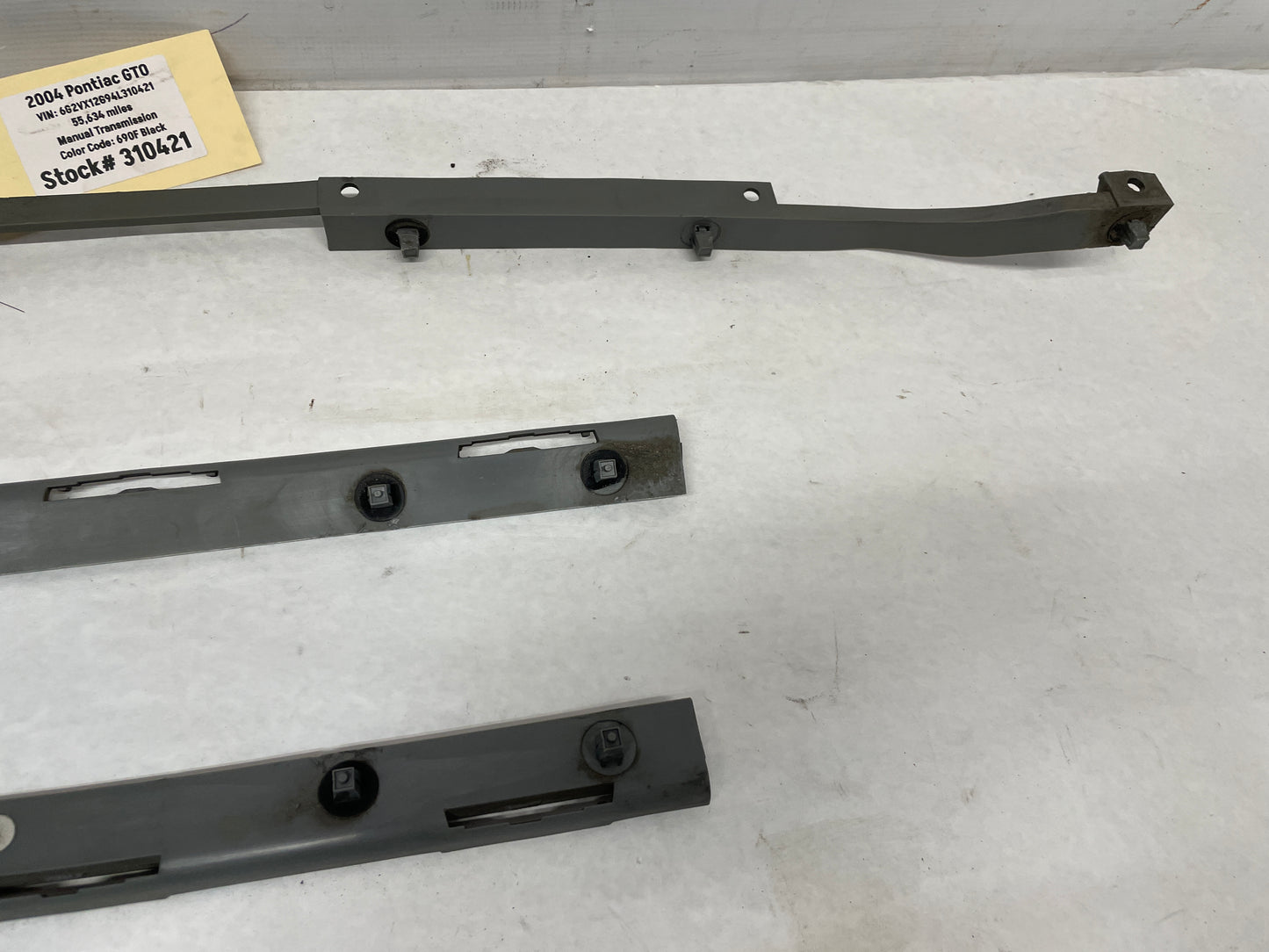 2004 Pontiac GTO Rear Bumper Bracket Guide Set OEM - Day's Parts Yard