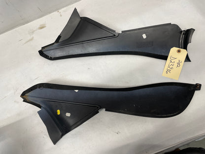 2006 Pontiac GTO Center Console Arm Rest Assembly OEM - Day's Parts Yard