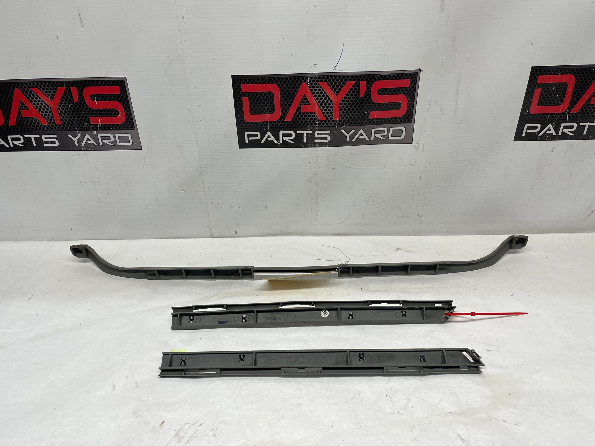 2004 Pontiac GTO Rear Bumper Bracket Guide Set OEM - Day's Parts Yard