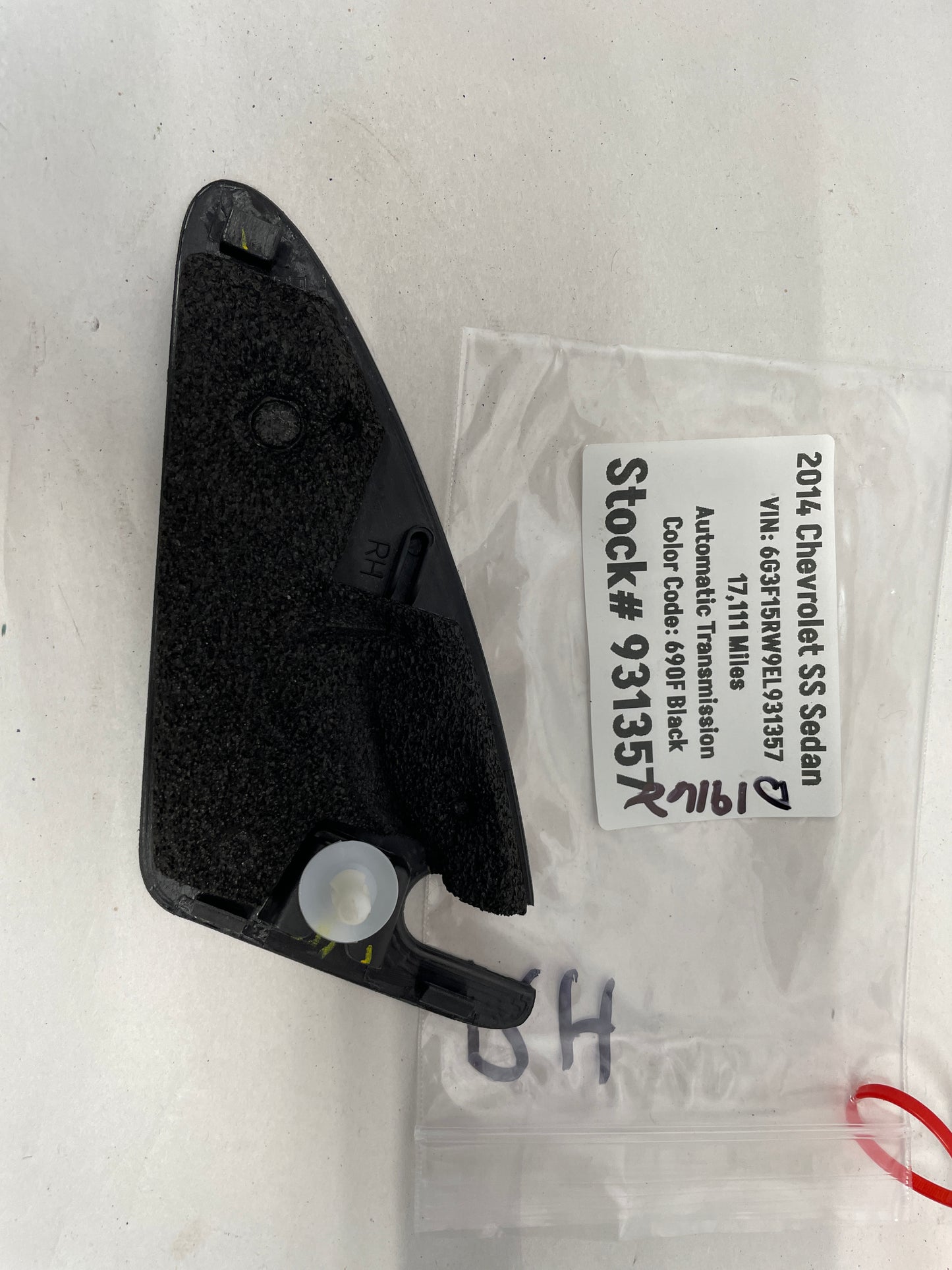 2014 Chevy SS Sedan RH Passenger Interior Mirror Cover Trim OEM - Day's Parts Yard