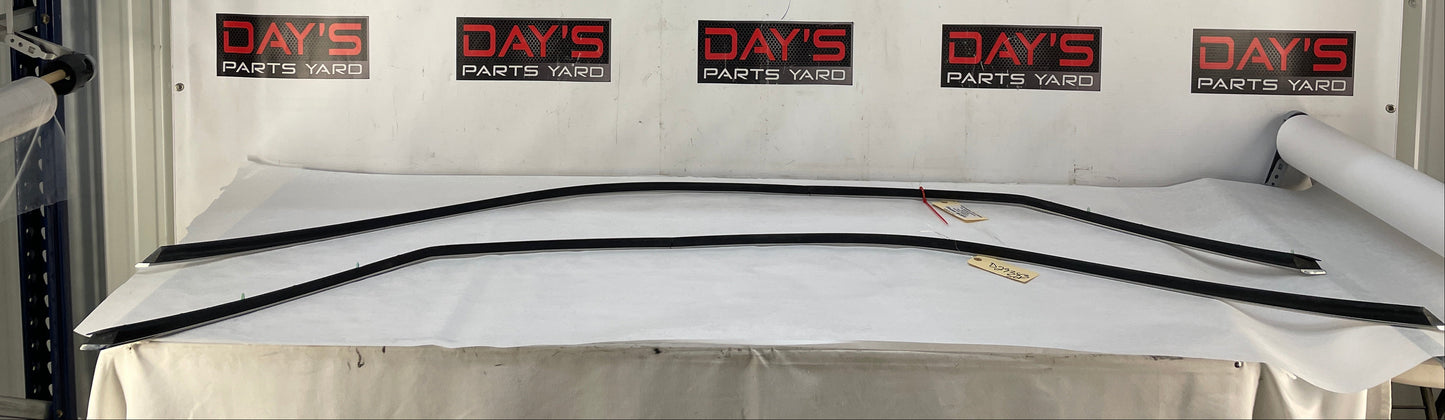 2010 Cadillac CTS-V Sedan RH & LH Roof Top Body Side Window Reveal Trim Molding OEM