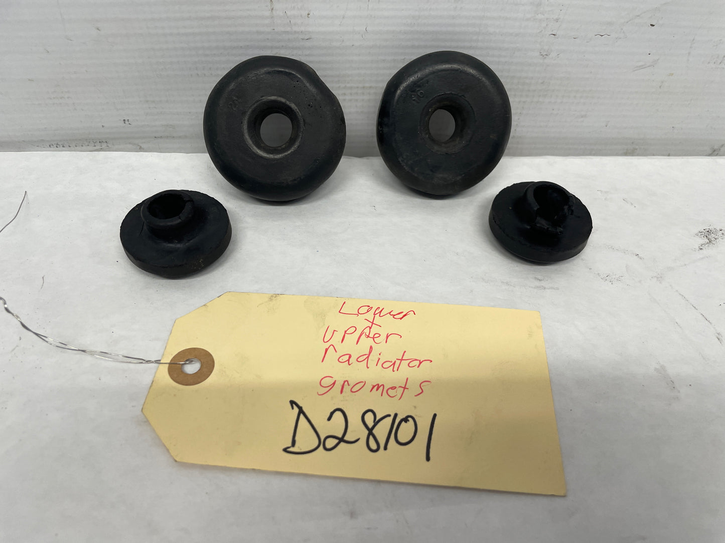 2004 Pontiac GTO Upper & Lower Radiator Bushings OEM - Day's Parts Yard