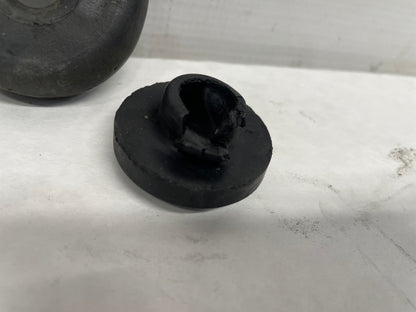 2004 Pontiac GTO Upper & Lower Radiator Bushings OEM - Day's Parts Yard