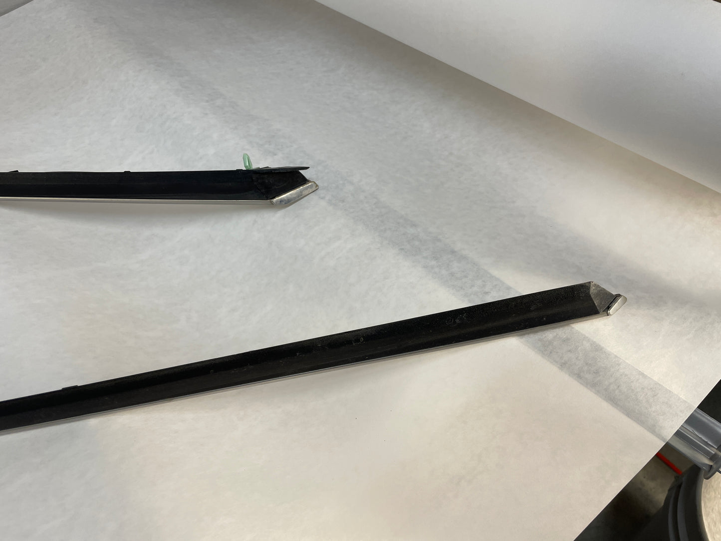 2010 Cadillac CTS-V Sedan RH & LH Roof Top Body Side Window Reveal Trim Molding OEM