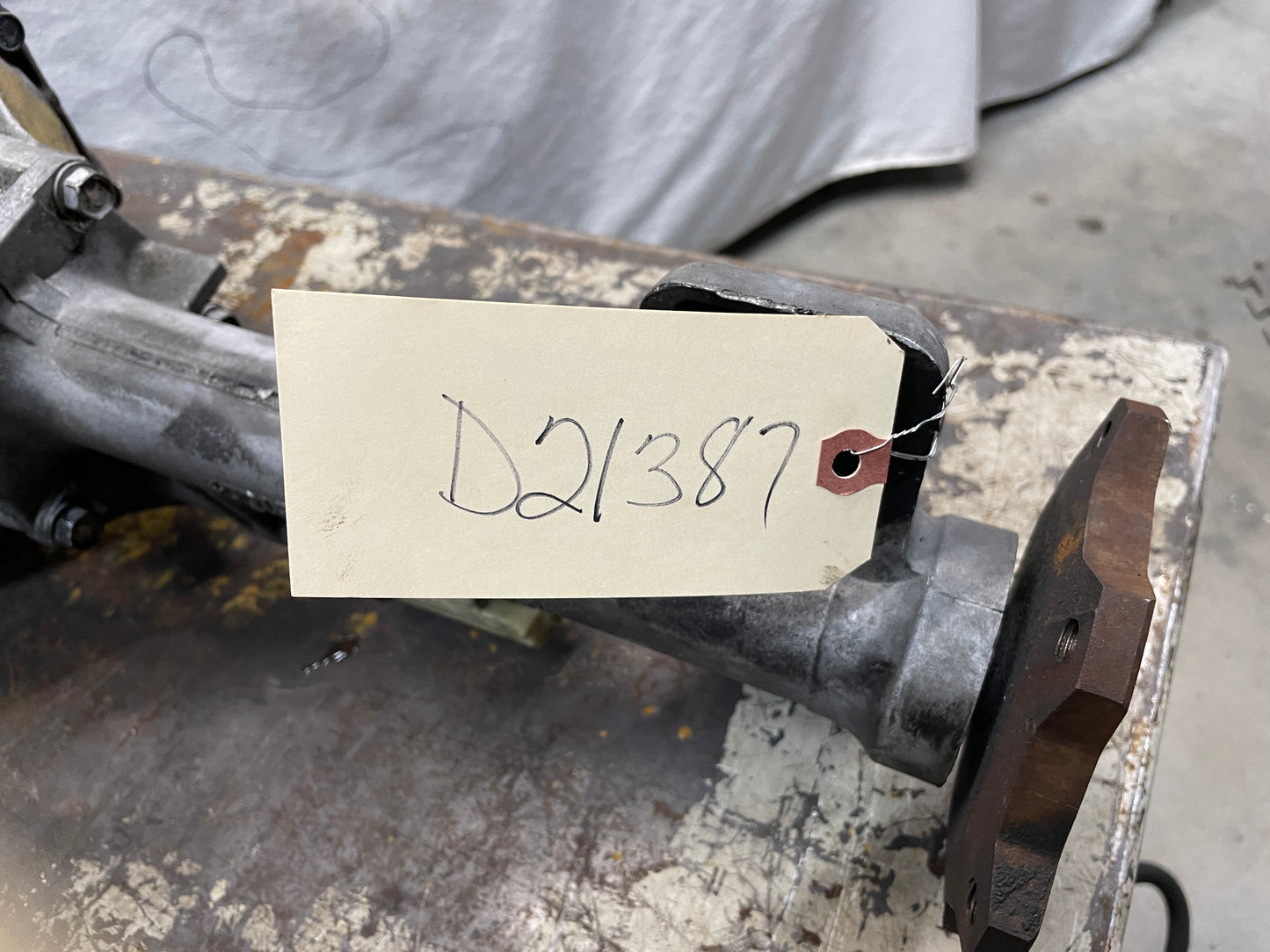 2003 Chevy Suburban Front Axle Differential Carrier Assembly 3.73 LSD OEM - Day's Parts Yard