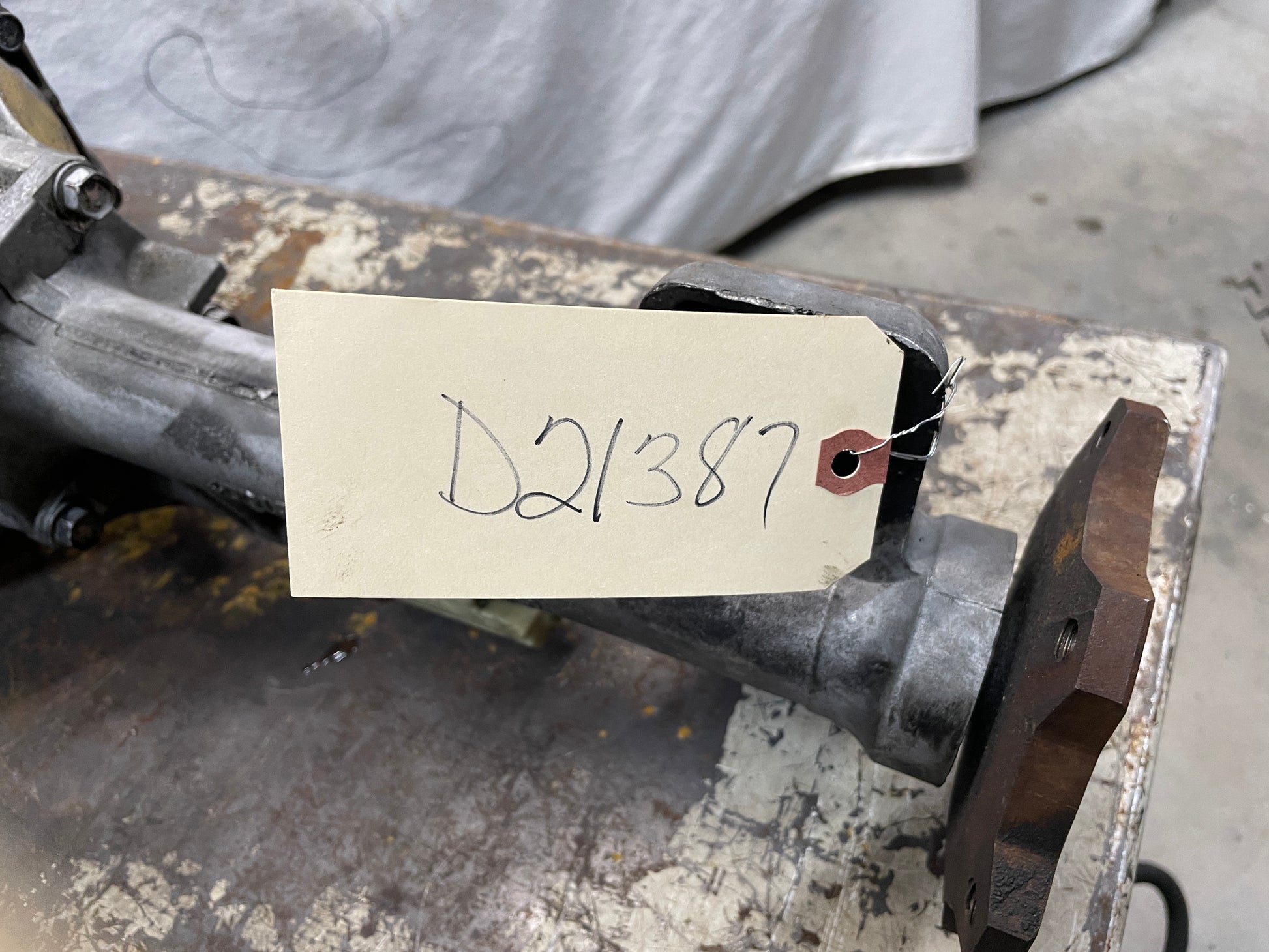 2003 Chevy Suburban Front Axle Differential Carrier Assembly 3.73 LSD OEM - Day's Parts Yard