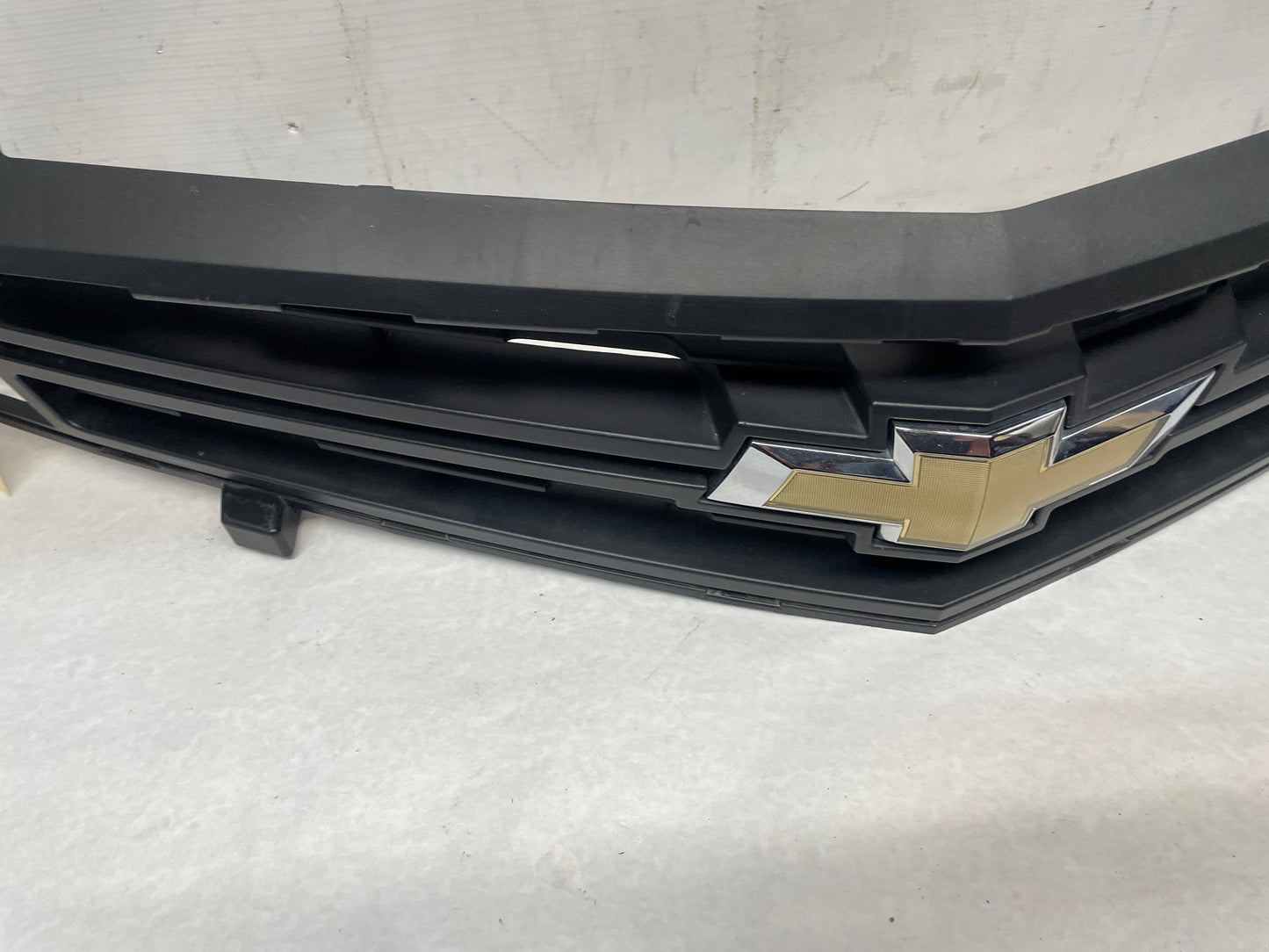 2013 Chevy Camaro ZL1 Front Bumper Fascia Upper Plastic Grille OEM - Day's Parts Yard