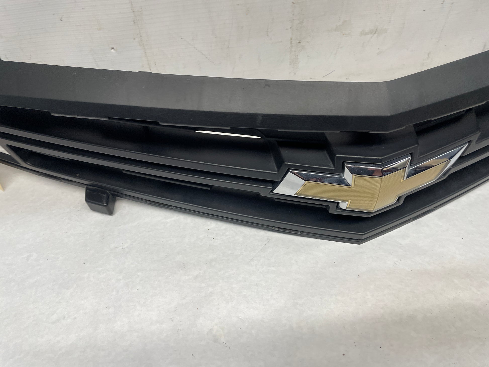 2013 Chevy Camaro ZL1 Front Bumper Fascia Upper Plastic Grille OEM - Day's Parts Yard