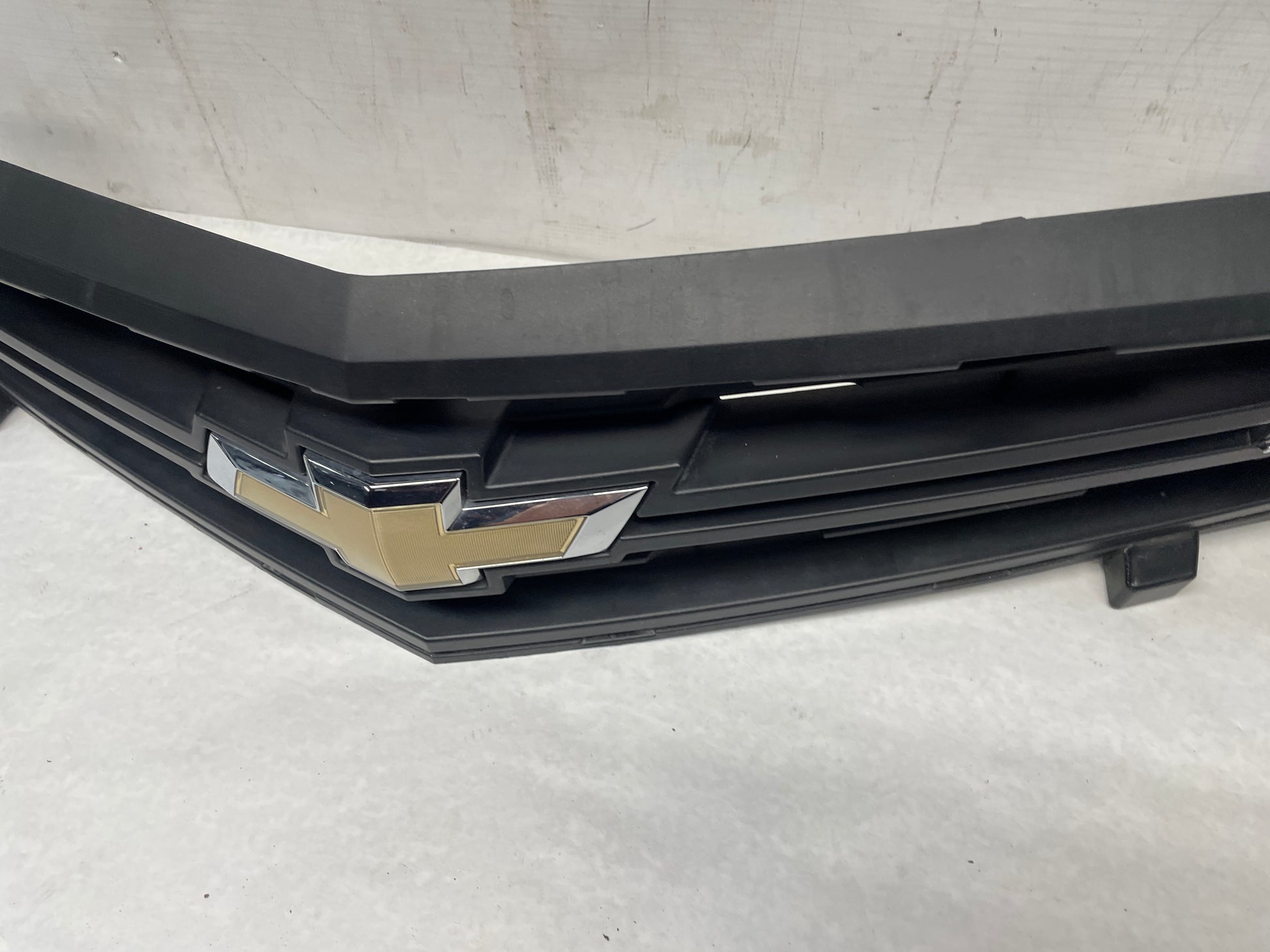 2013 Chevy Camaro ZL1 Front Bumper Fascia Upper Plastic Grille OEM - Day's Parts Yard