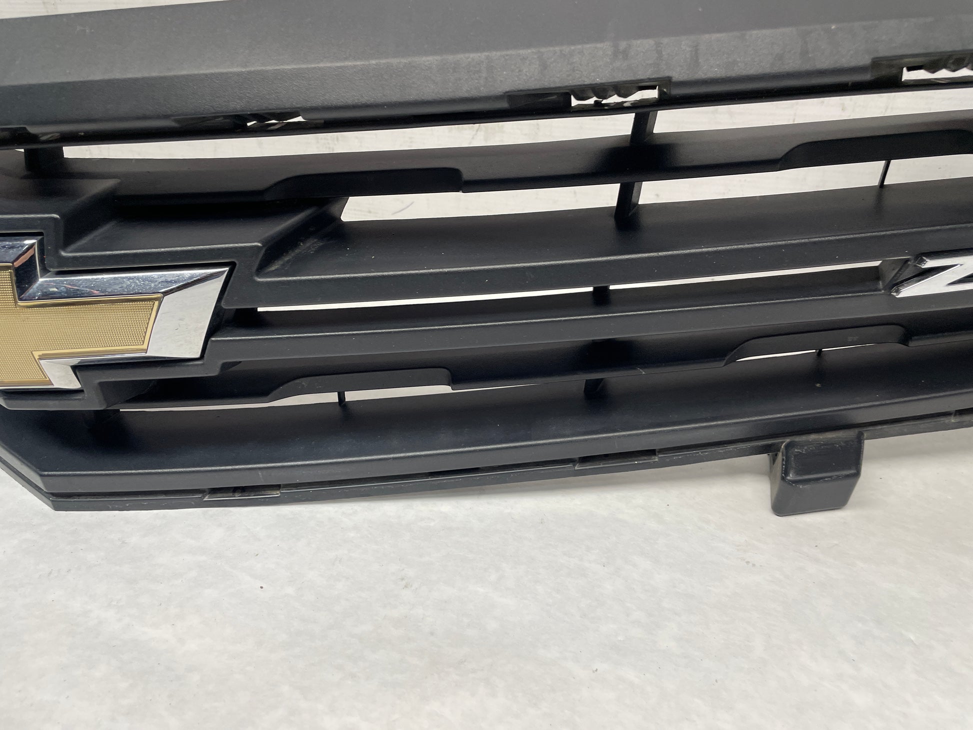 2013 Chevy Camaro ZL1 Front Bumper Fascia Upper Plastic Grille OEM - Day's Parts Yard