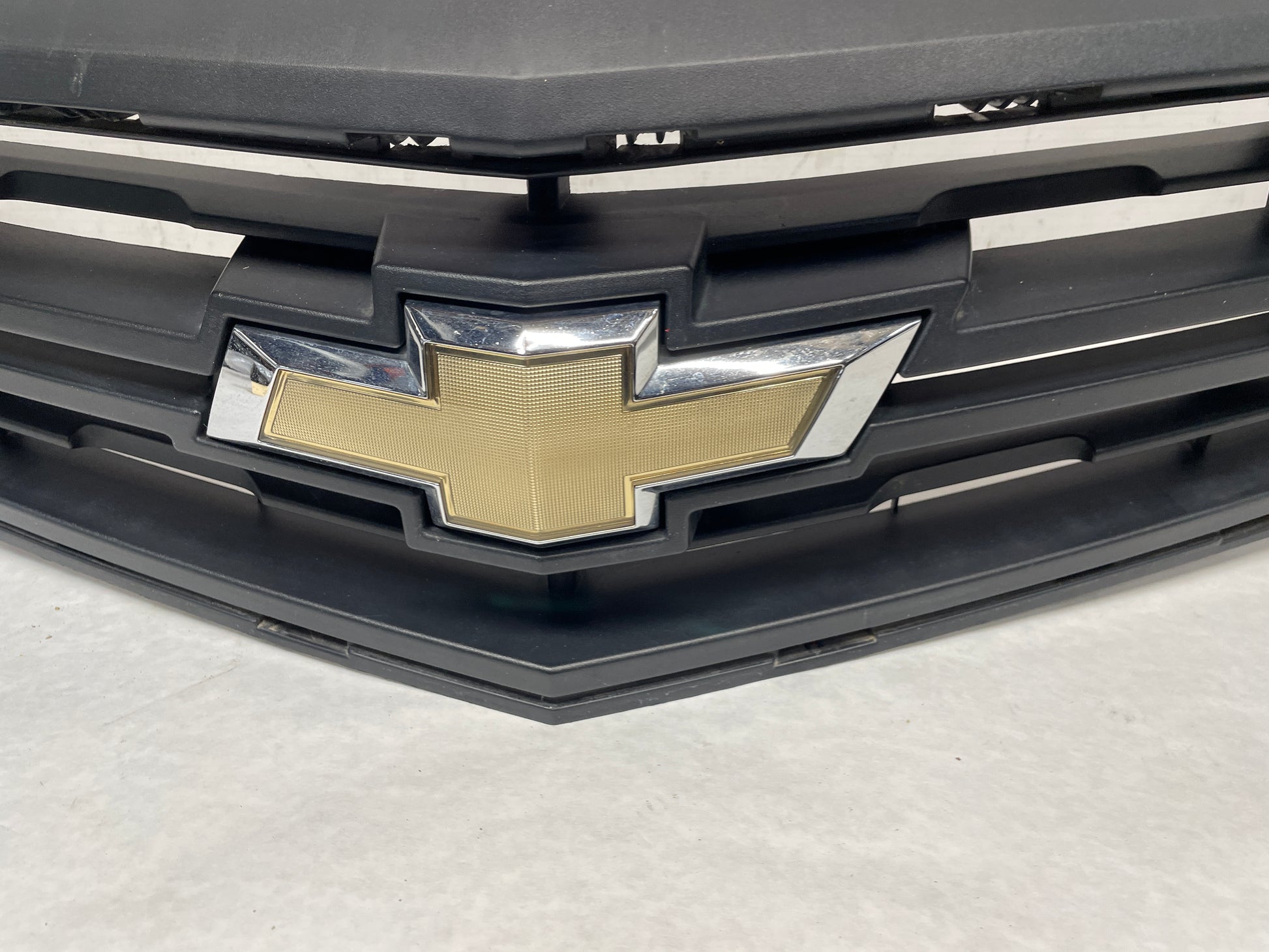 2013 Chevy Camaro ZL1 Front Bumper Fascia Upper Plastic Grille OEM - Day's Parts Yard
