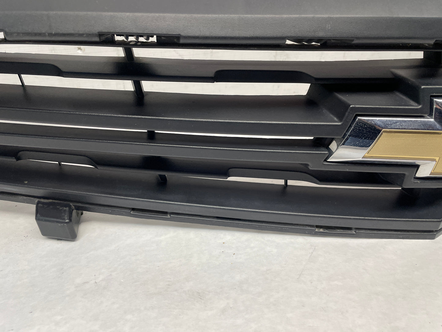 2013 Chevy Camaro ZL1 Front Bumper Fascia Upper Plastic Grille OEM - Day's Parts Yard