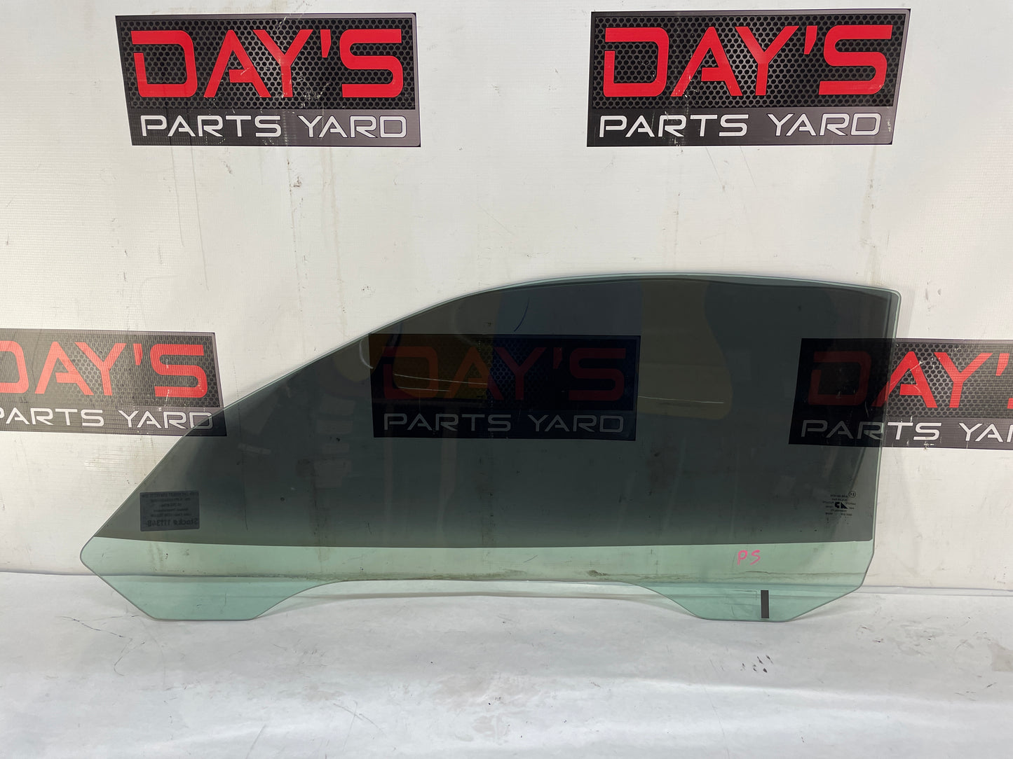 2004 Chevy C5 Corvette Z06 RH Passenger Front Door Window Glass OEM - Day's Parts Yard