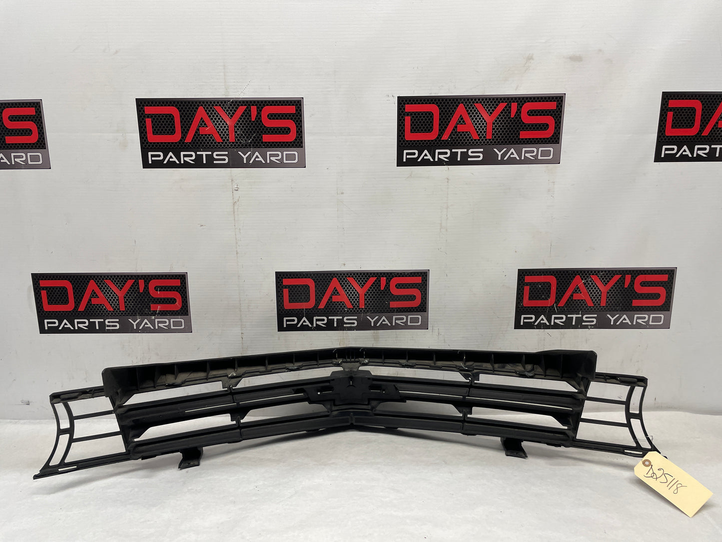 2013 Chevy Camaro ZL1 Front Bumper Fascia Upper Plastic Grille OEM - Day's Parts Yard