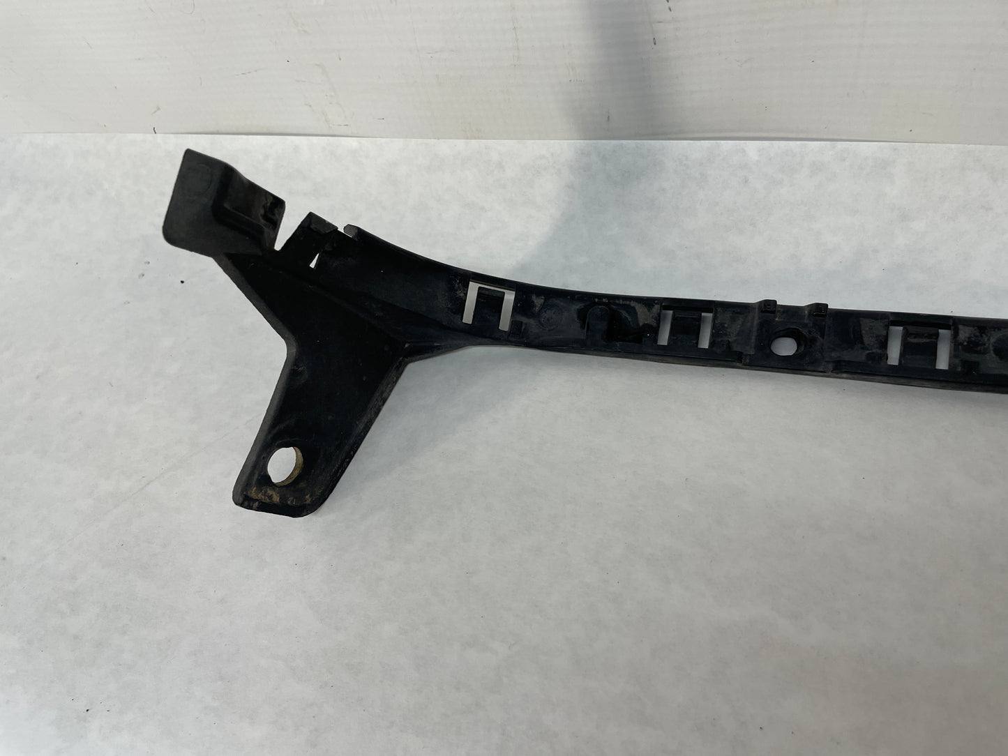 2010 Cadillac CTS-V Sedan RH & LH Rear Bumper Fascia Bracket Guide OEM