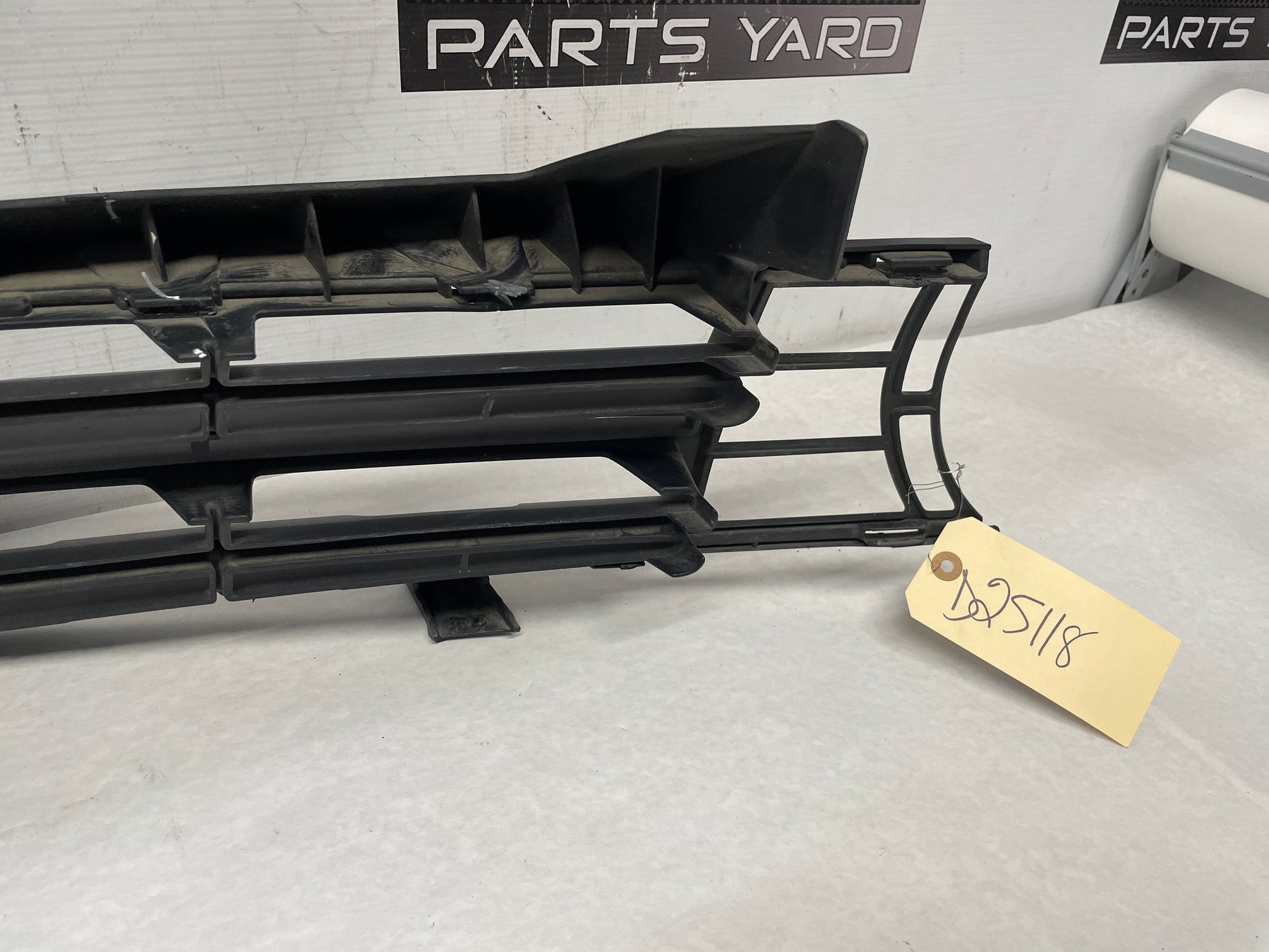 2013 Chevy Camaro ZL1 Front Bumper Fascia Upper Plastic Grille OEM - Day's Parts Yard