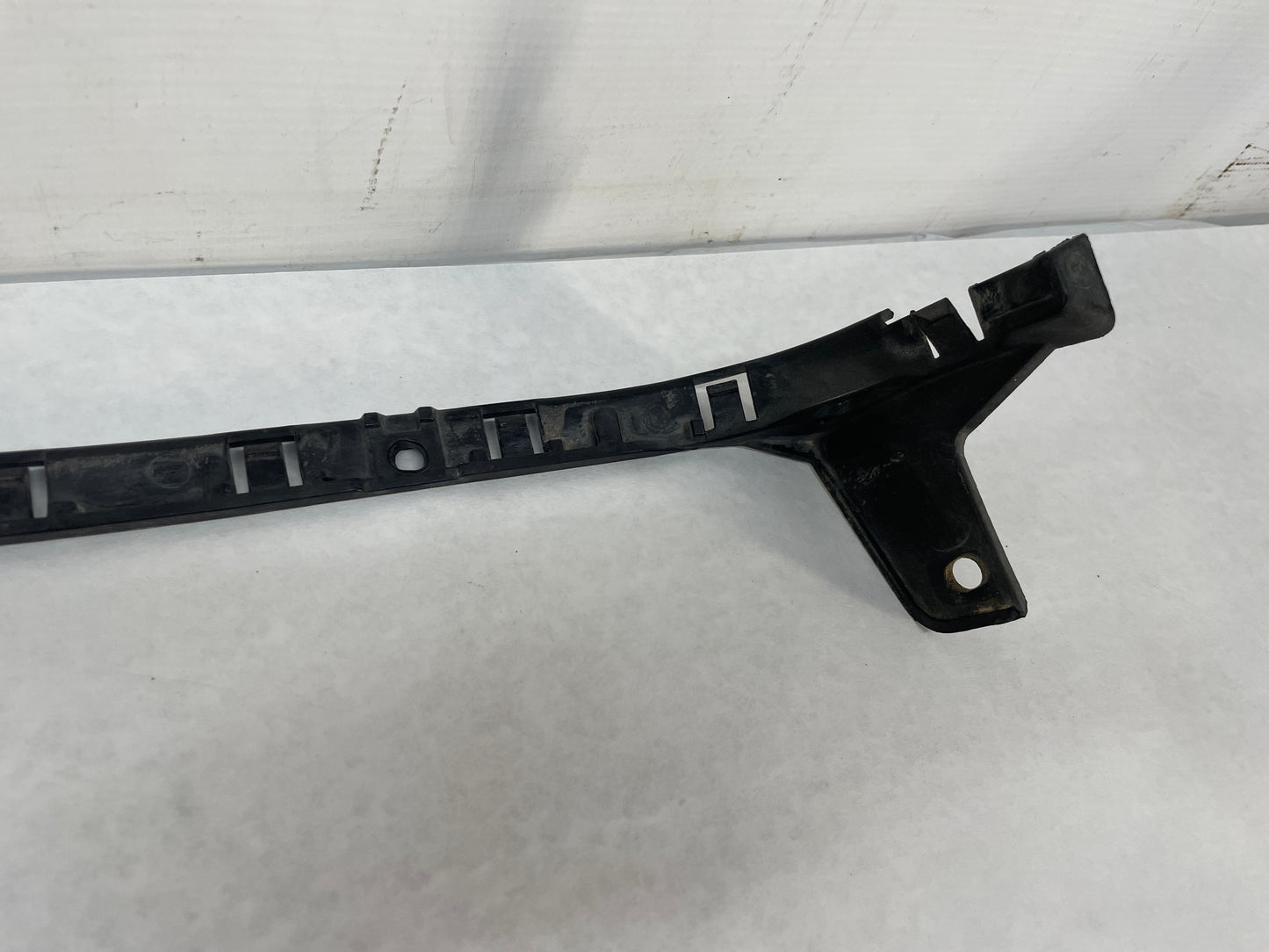 2010 Cadillac CTS-V Sedan RH & LH Rear Bumper Fascia Bracket Guide OEM