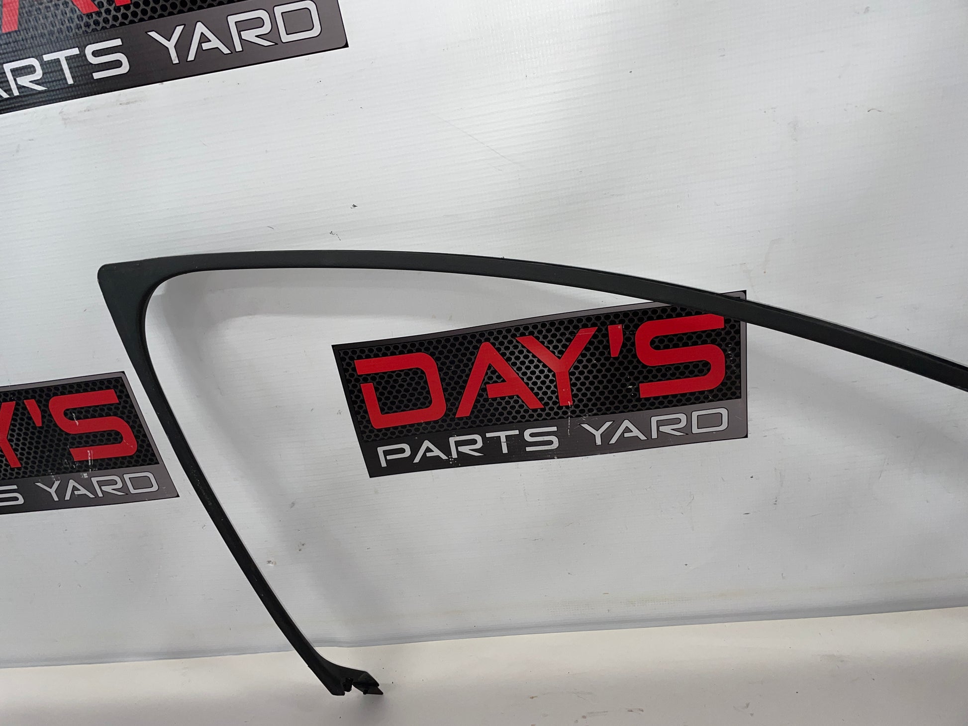 2015 Chevy SS Sedan RH Passenger Front Interior Door Garnish Black OEM - Day's Parts Yard