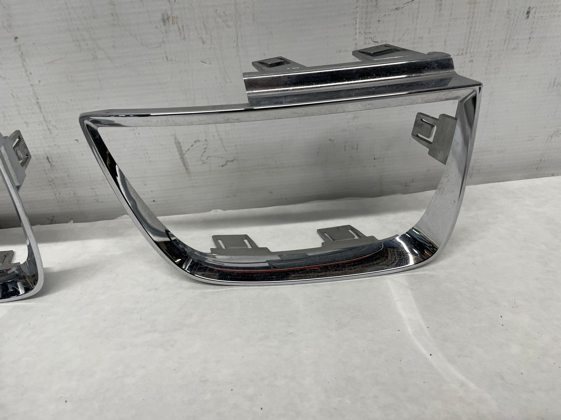 2013 Chevy Camaro ZL1 RH & LH Inner Tail Light Taillight Chrome Bezels OEM - Day's Parts Yard