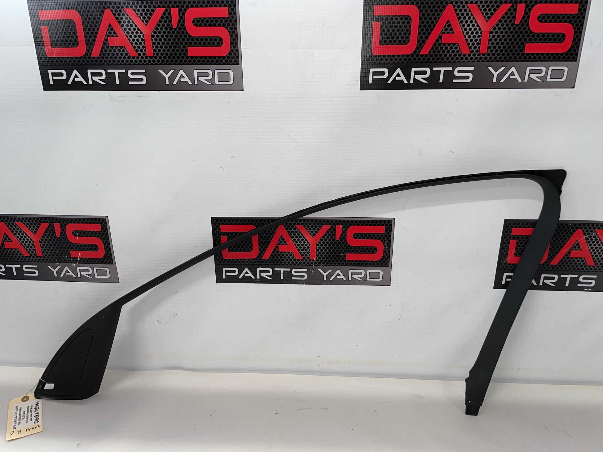 2015 Chevy SS Sedan RH Passenger Front Interior Door Garnish Black OEM - Day's Parts Yard