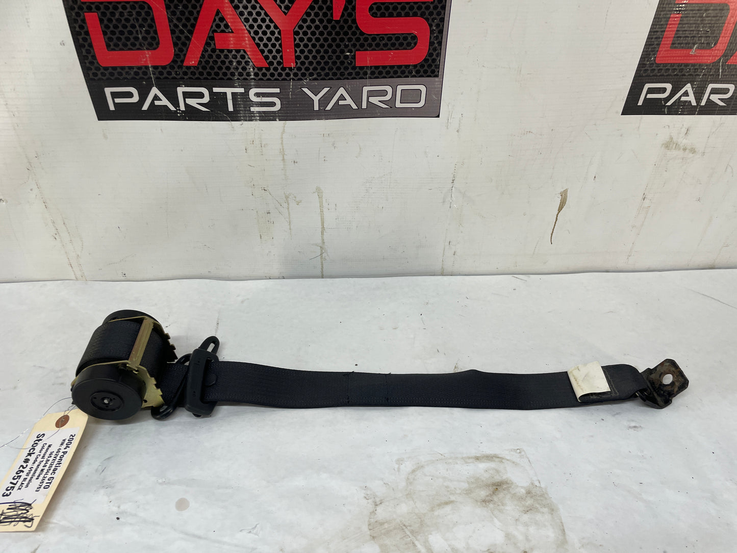 2004 Pontiac GTO LH Driver Rear Seat Belt Seatbelt Retractors OEM - Day's Parts Yard