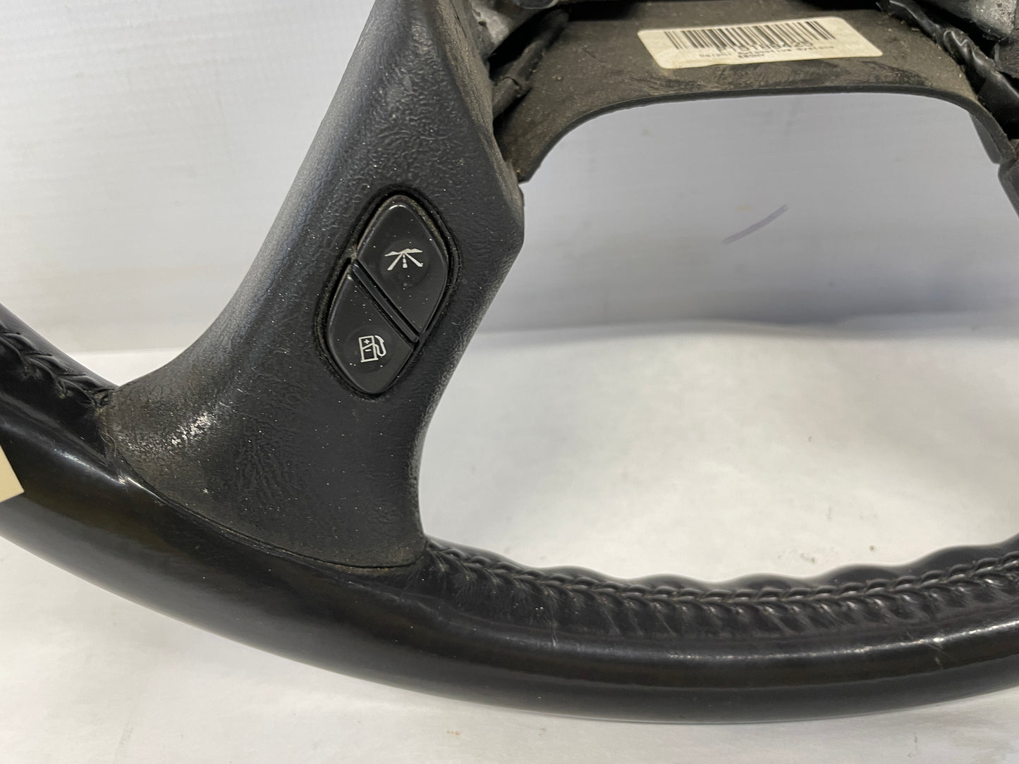 2003 Chevy Suburban Steering Wheel w/ Buttons OEM - Day's Parts Yard