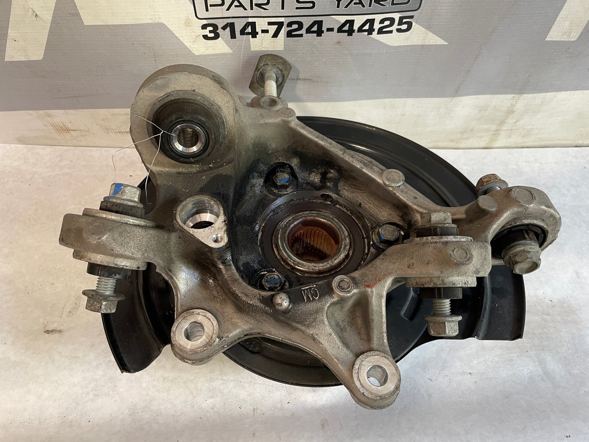 2018 Chevy Camaro ZL1 Rear LH Driver Spindle Knuckle Hub Assembly OEM - Day's Parts Yard