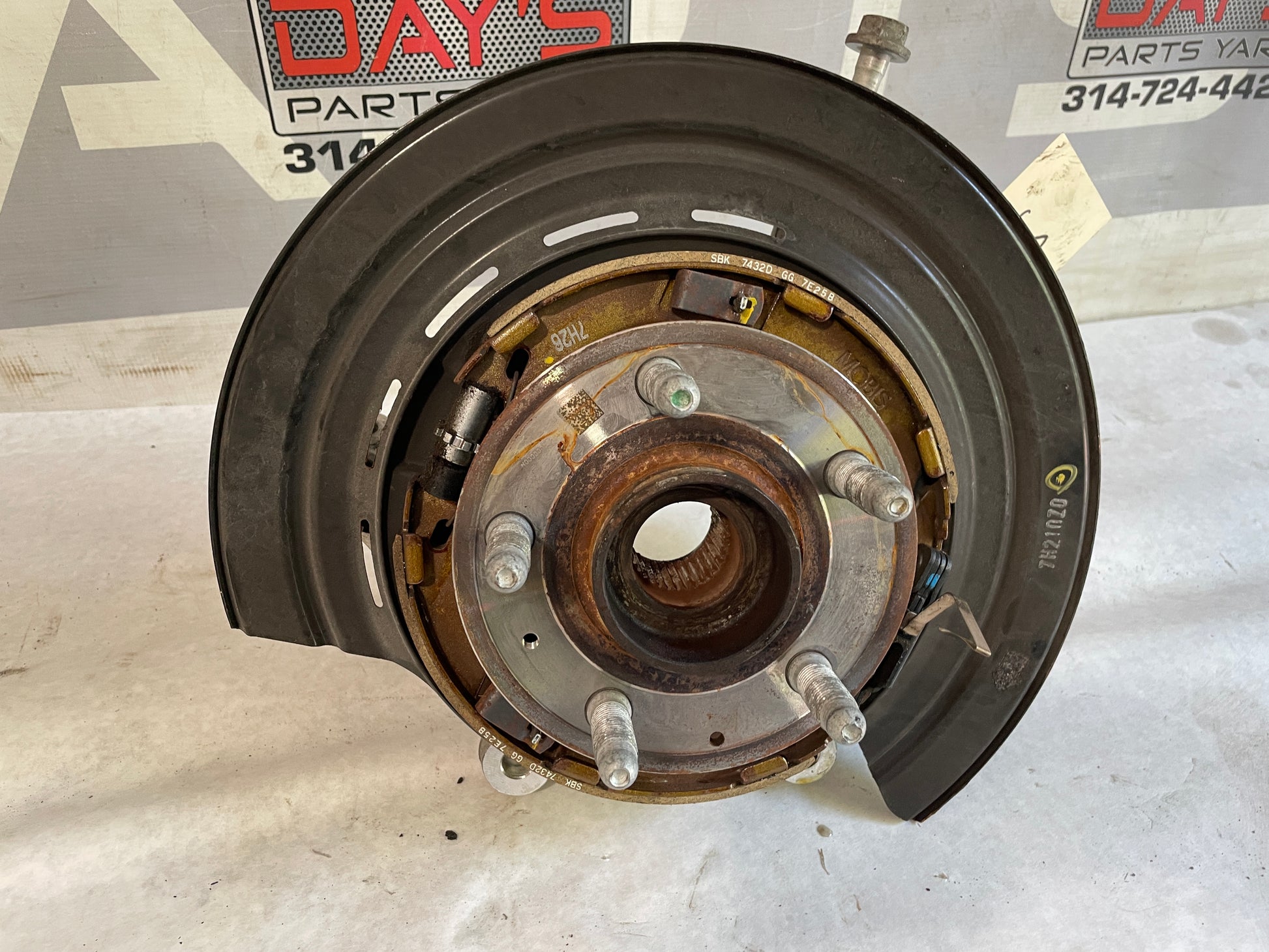 2018 Chevy Camaro ZL1 Rear LH Driver Spindle Knuckle Hub Assembly OEM - Day's Parts Yard