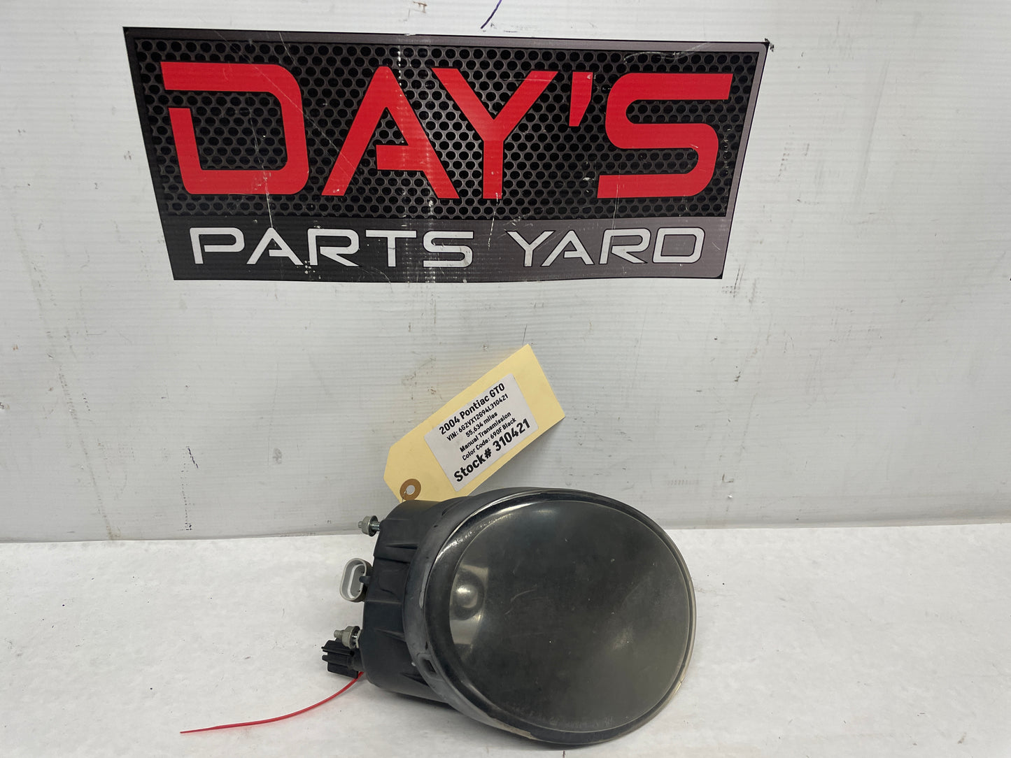 2004 Pontiac GTO RH Passenger Fog Light Lamp OEM - Day's Parts Yard