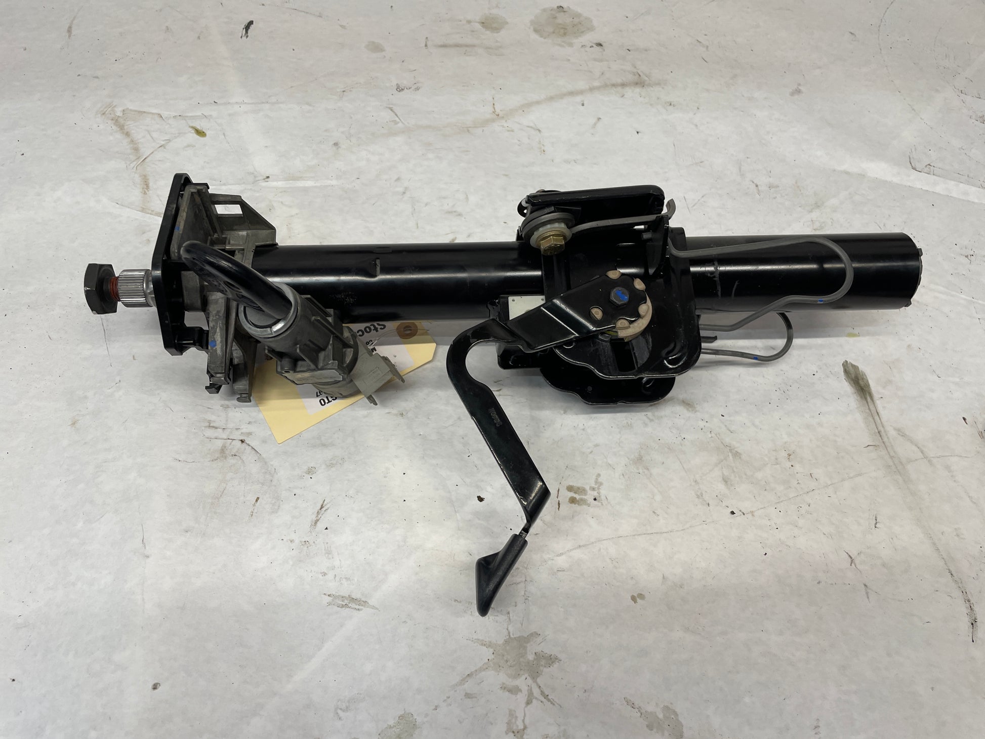 2005 Pontiac GTO Steering Column w/ Key OEM - Day's Parts Yard