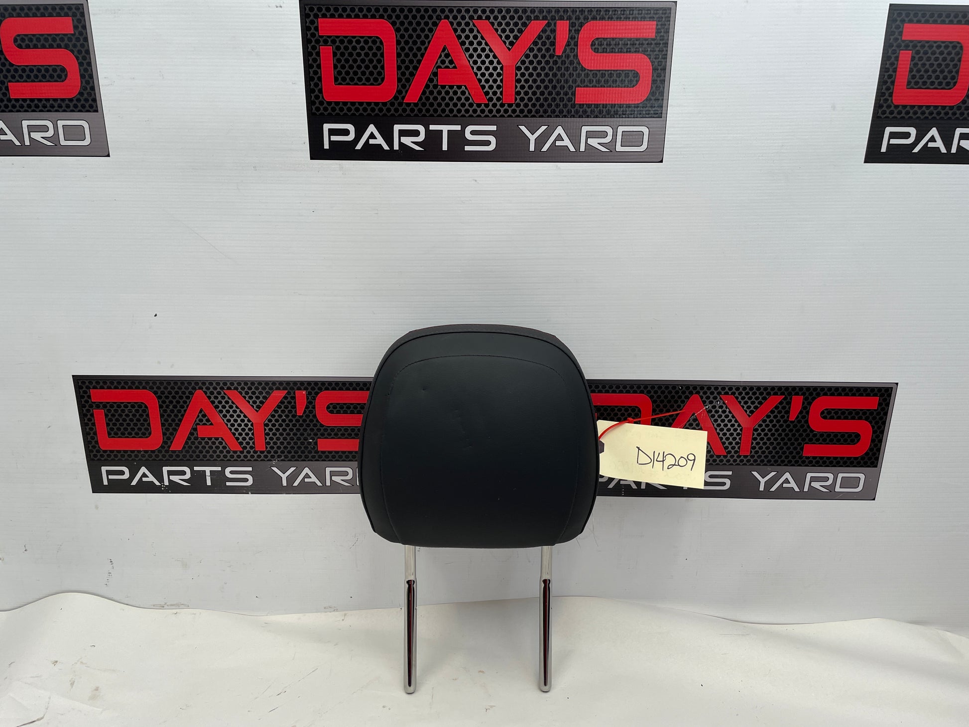 2017 Chevrolet SS Sedan Front RH Passenger Headrest Head Rest OEM - Day's Parts Yard