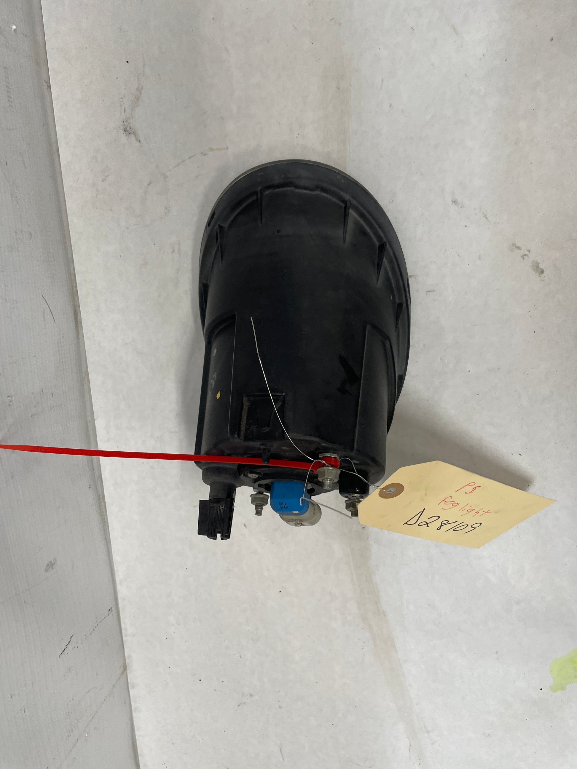 2004 Pontiac GTO RH Passenger Fog Light Lamp OEM - Day's Parts Yard