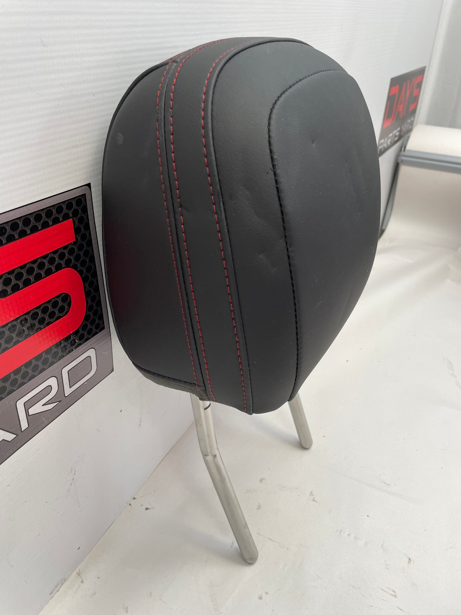 2017 Chevrolet SS Sedan Front RH Passenger Headrest Head Rest OEM - Day's Parts Yard