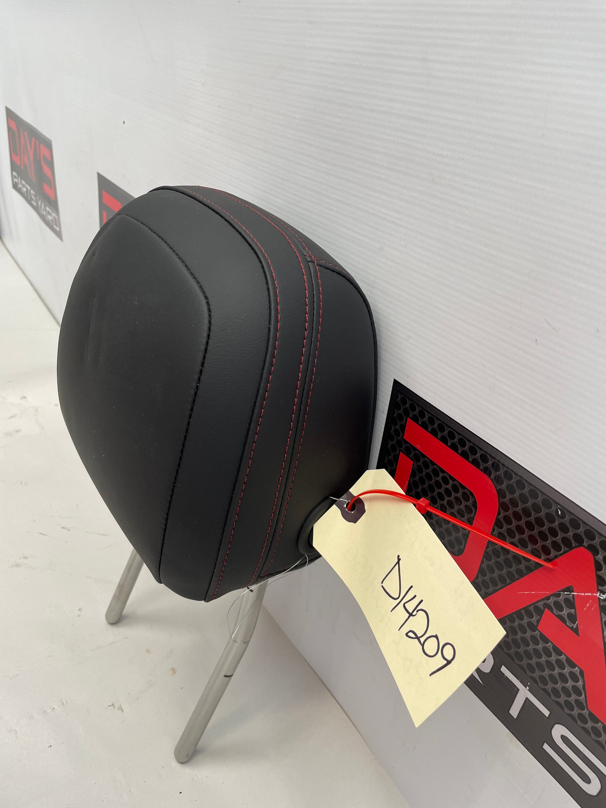 2017 Chevrolet SS Sedan Front RH Passenger Headrest Head Rest OEM - Day's Parts Yard