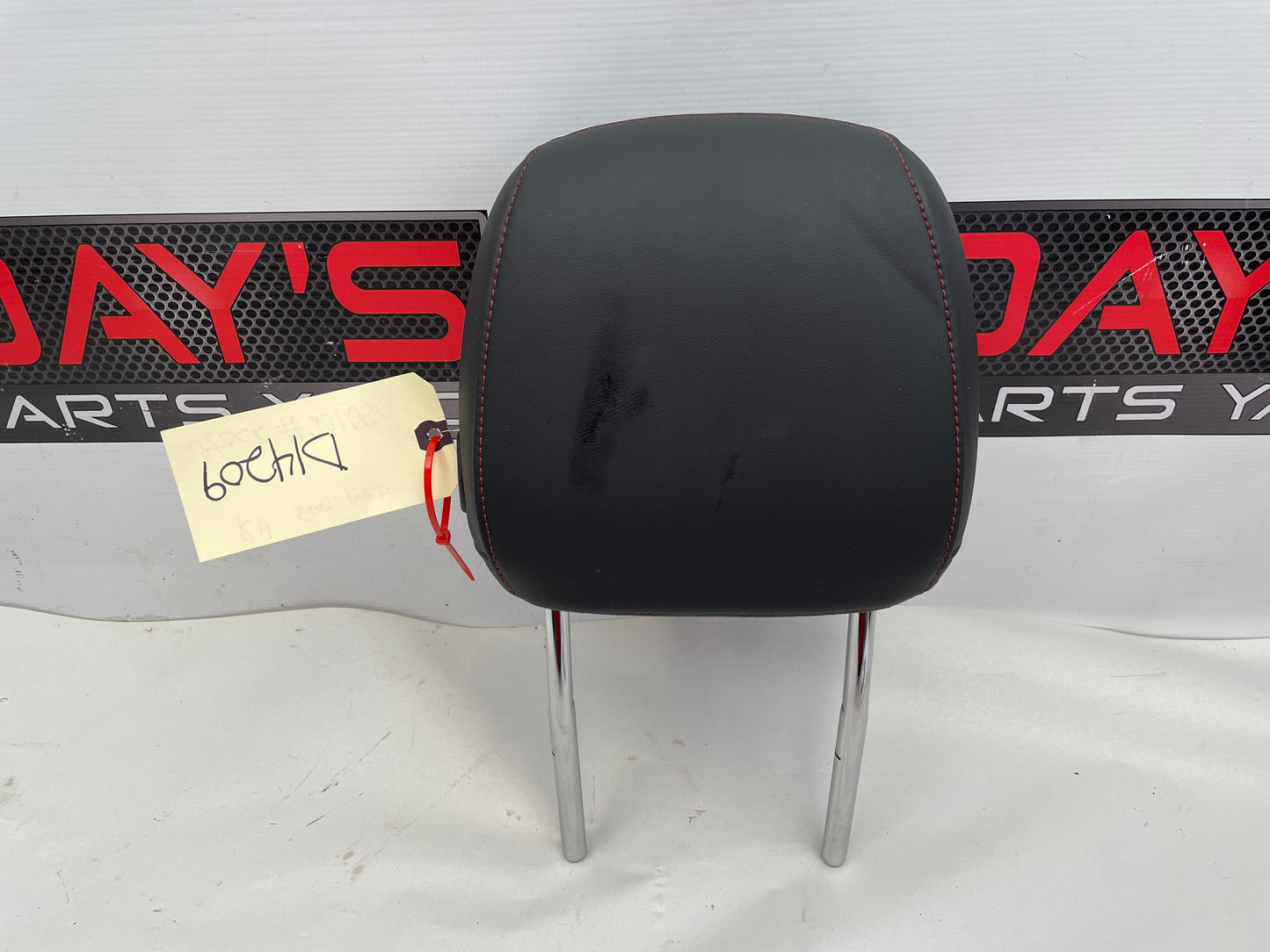 2017 Chevrolet SS Sedan Front RH Passenger Headrest Head Rest OEM - Day's Parts Yard