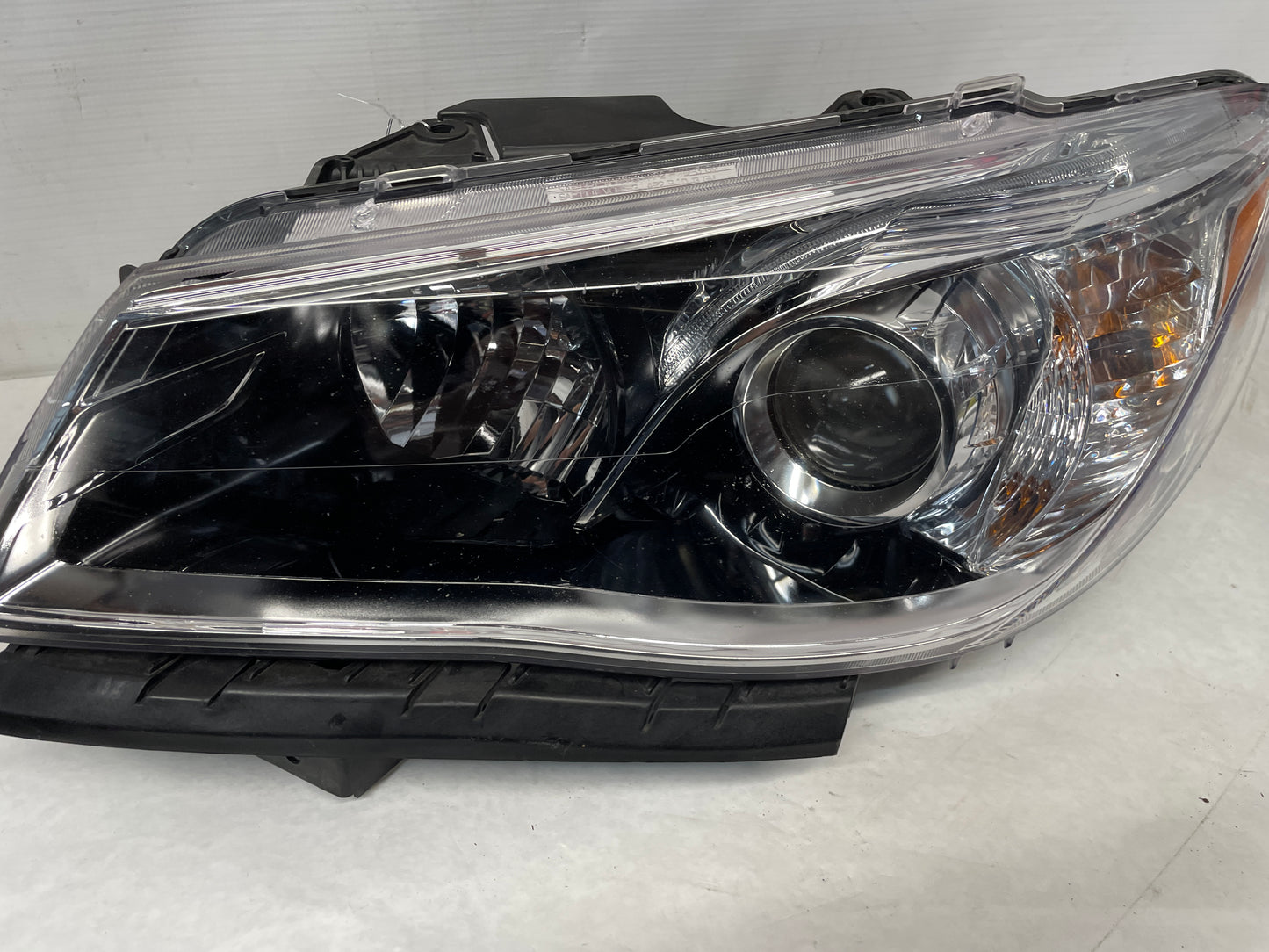 2017 Chevy SS Sedan LH Driver Head Light Lamp Headlight OEM - Day's Parts Yard